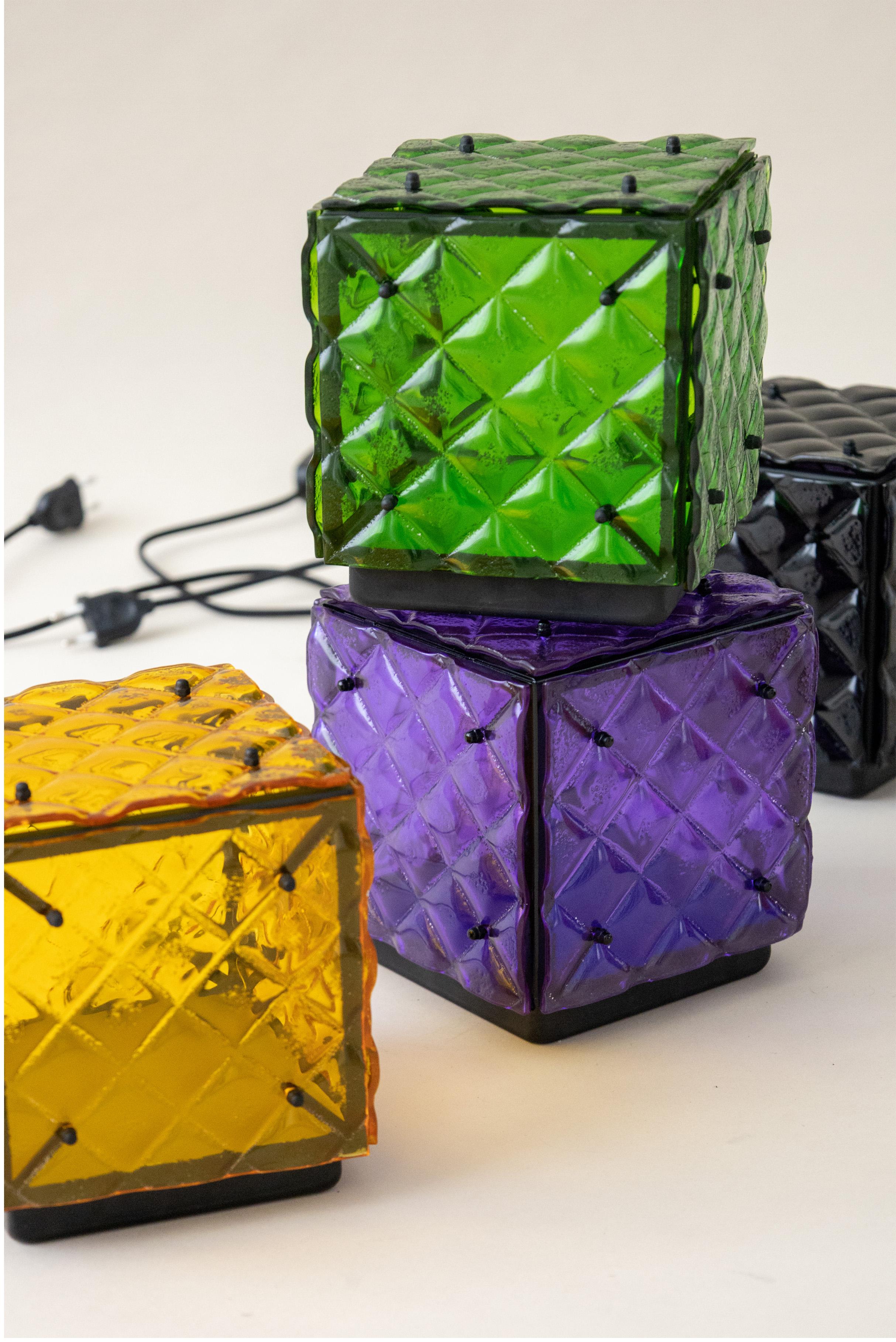 Lampe cubique en verre vert Ambient Light Verre fusionné artisanal Design Contemporary en vente 1