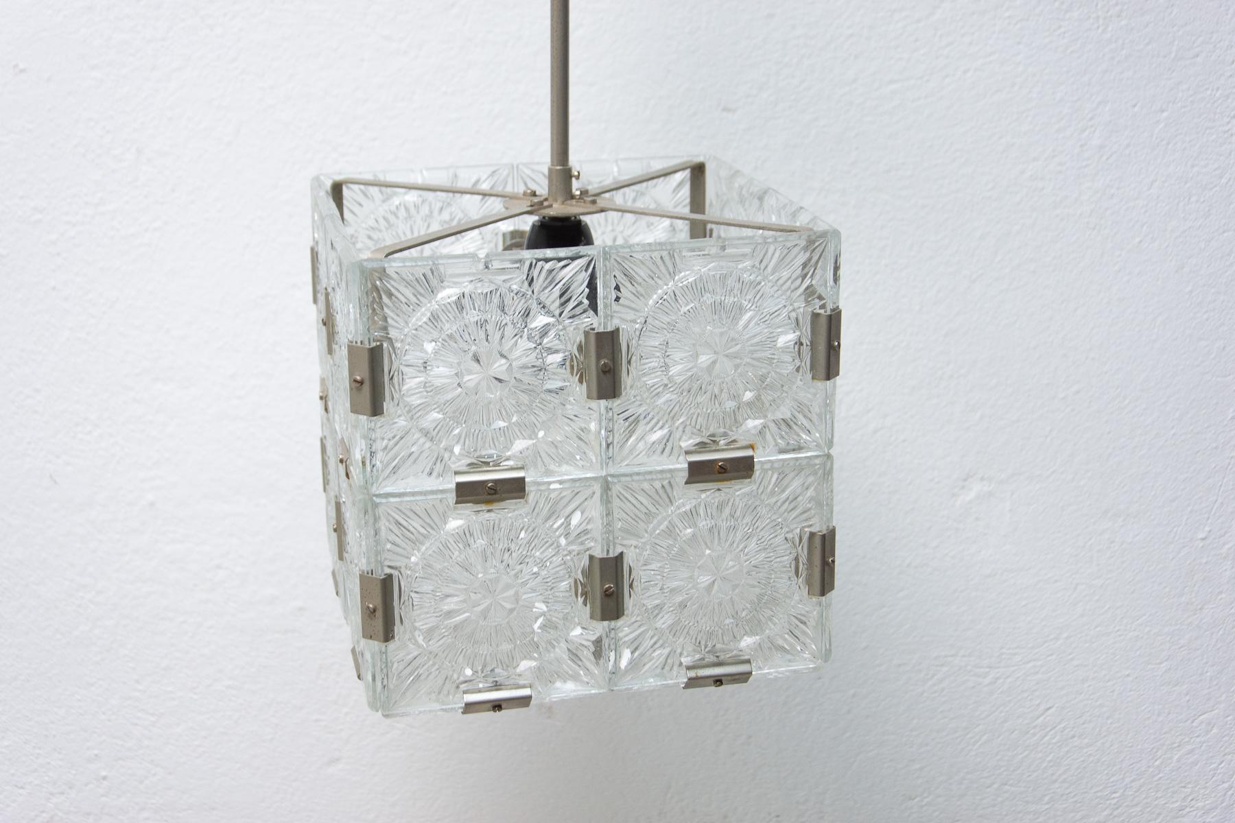 Glass Cube Pendant from Kamenický Šenov, 1970s In Good Condition For Sale In Prague 8, CZ