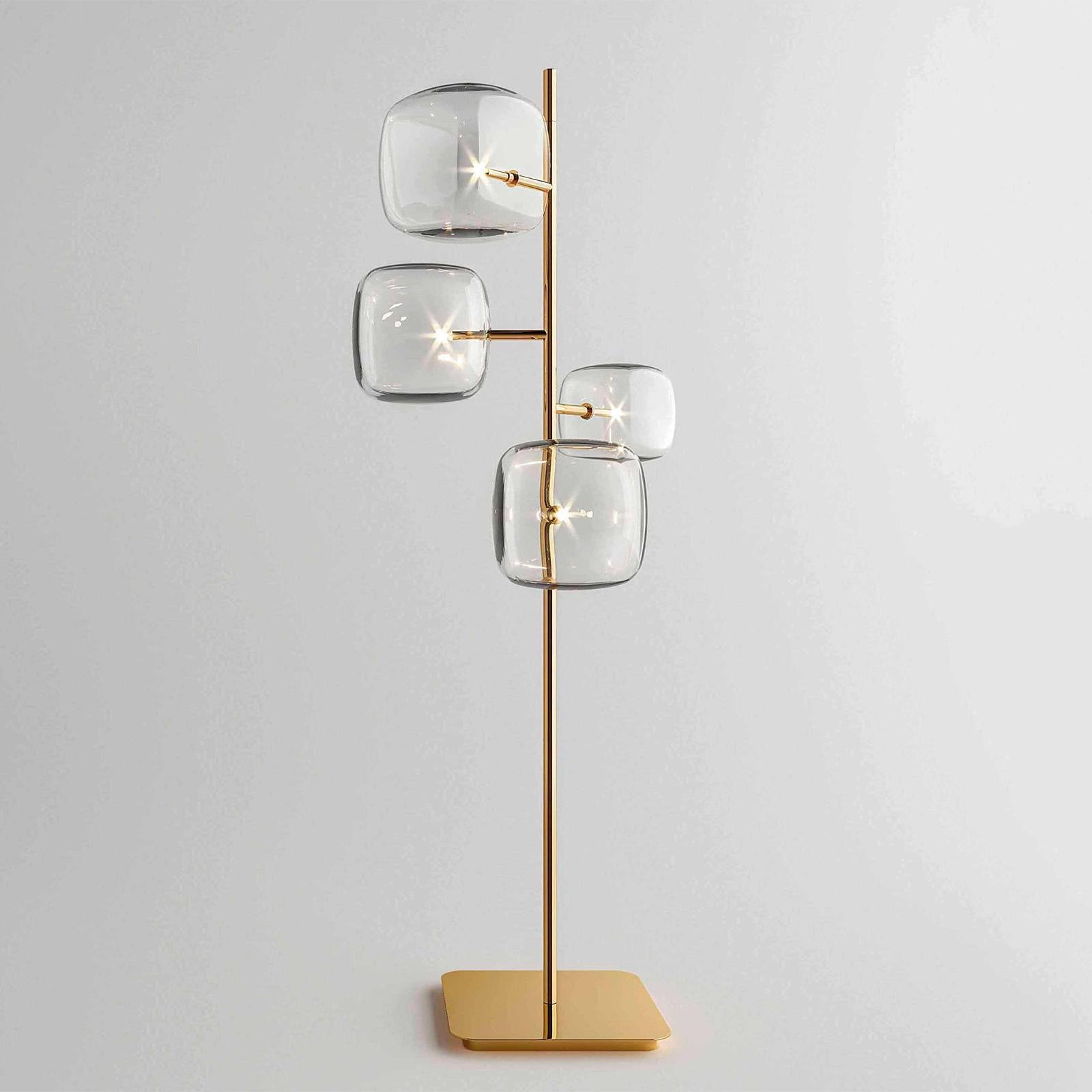 Floor lamp glass cubes with structure in polished
gold finish. With 4 clear blown Pyrex glass cubes.
With 4 bulbs, lamp holder type G4, 3000K, max 4 watts,
1200 lm. Bulbs not included.
 
  