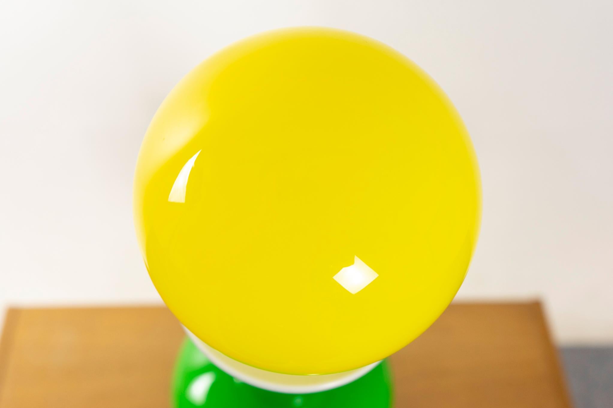 Milieu du XXe siècle Vase en verre danois Gluvas par Holmegaard en vente