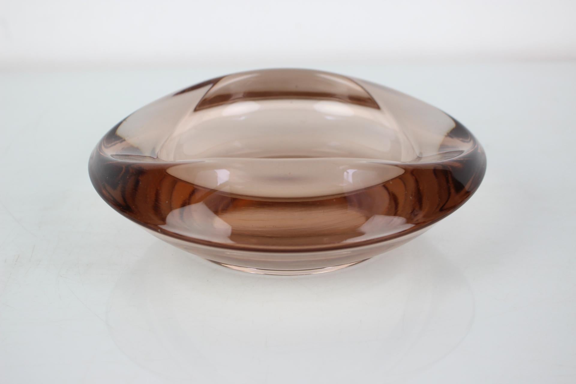 Glass Design Ashtray by Zelezny Brod Glassworks, 1960s In Good Condition For Sale In Praha, CZ