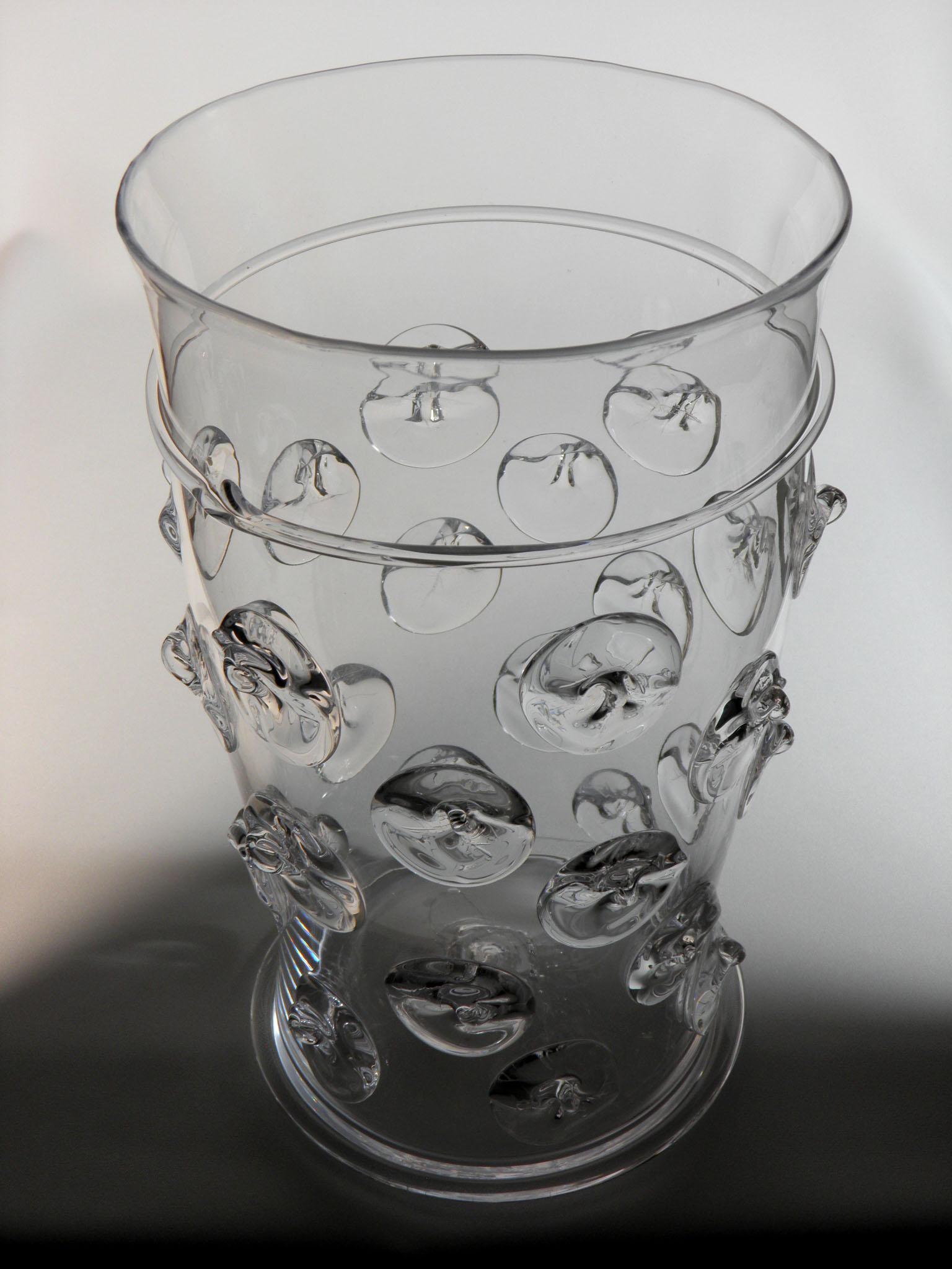Tchèque Vase en verre design, récipient à glace, verre de Bohème, vidéo en vente