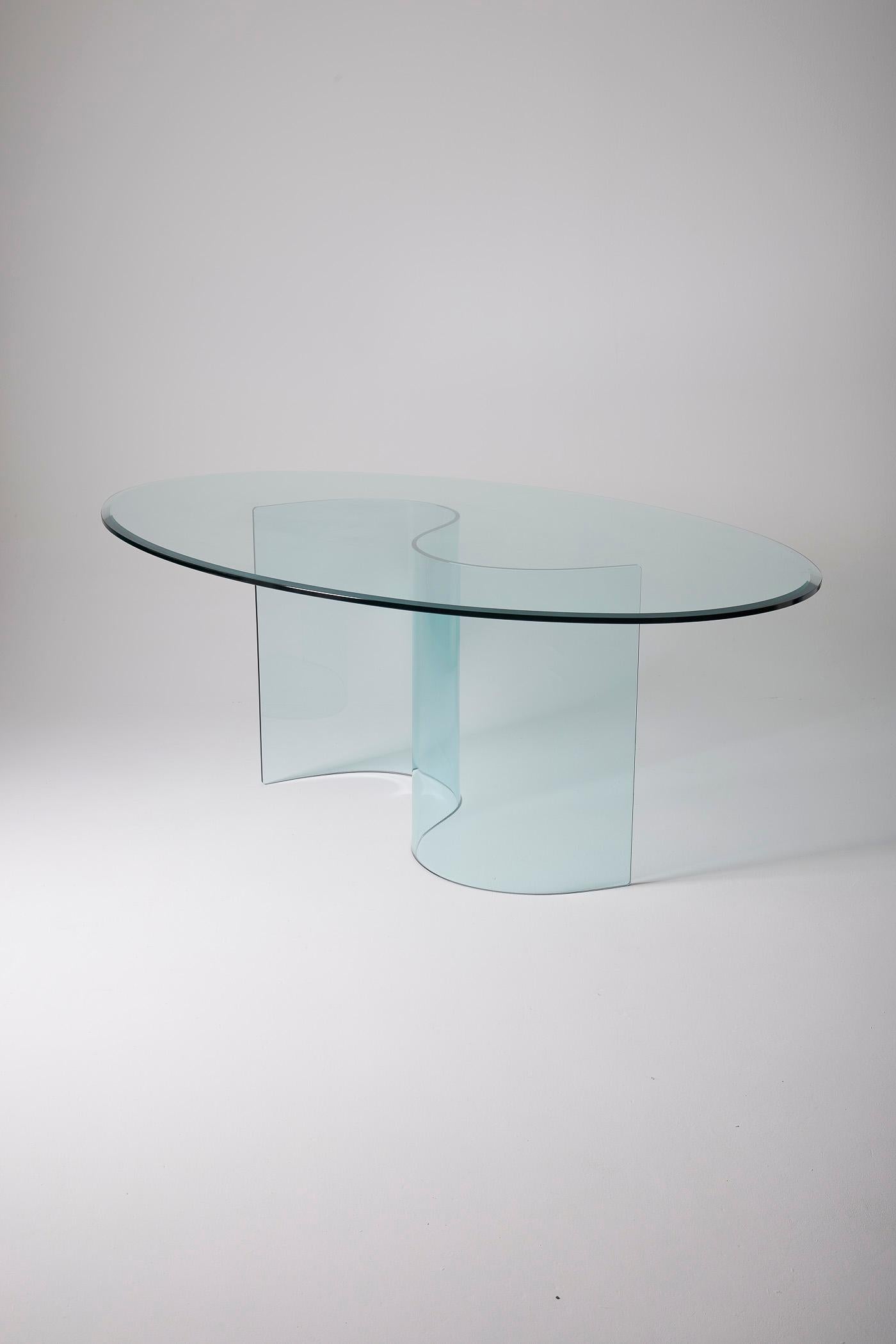 Glass dining table In Good Condition For Sale In PARIS, FR