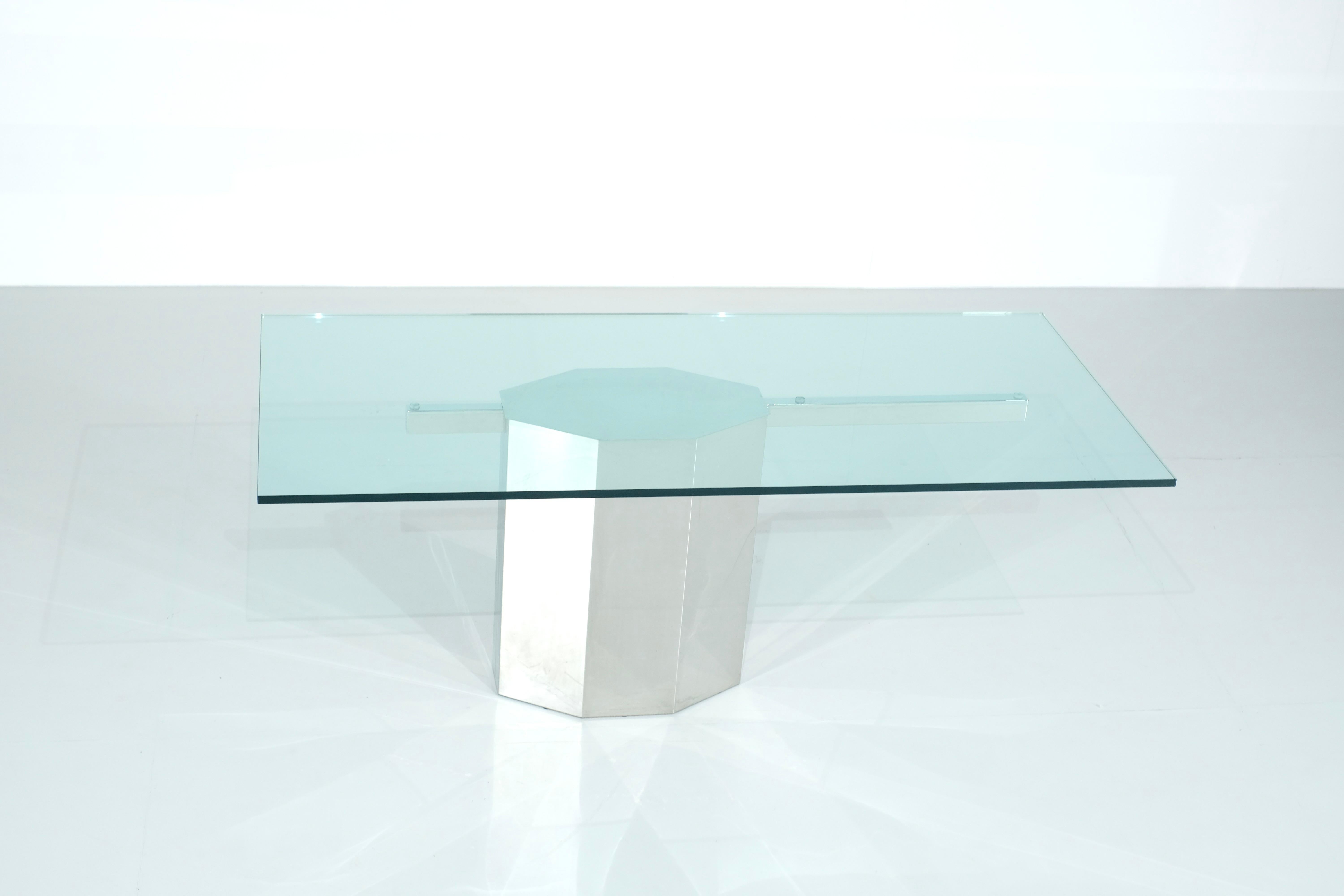 Table de salle à manger en verre sur base chromée, Italie, 1970 Excellent état - En vente à Uccle, Bruxelles
