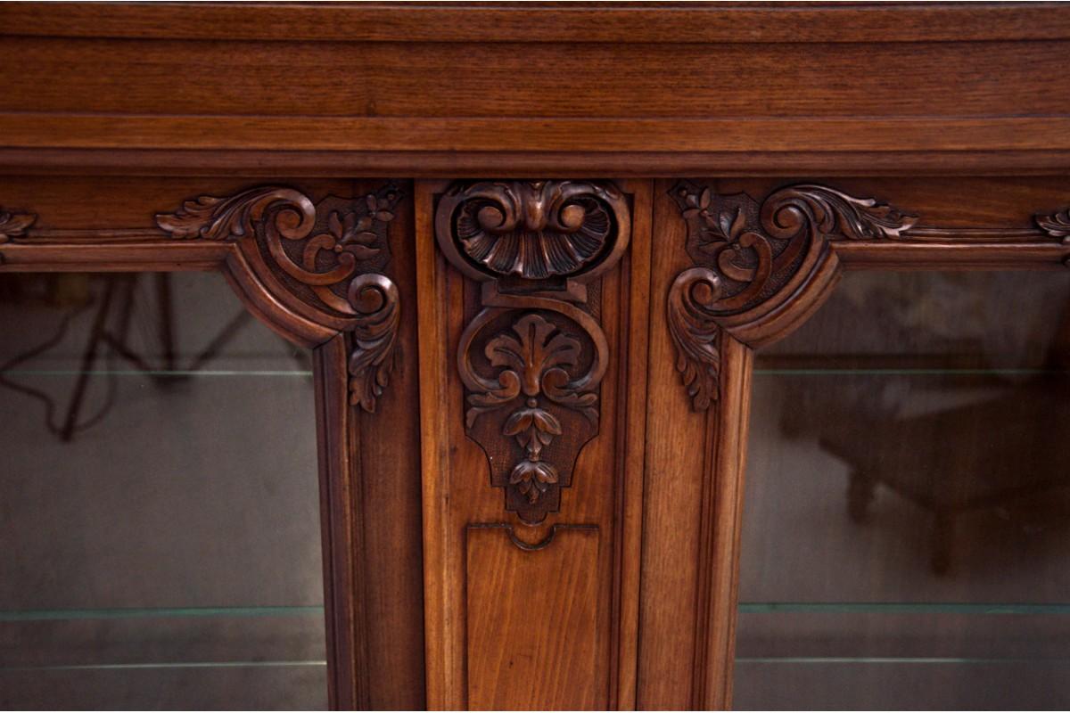 Verre Vitrine en verre avec plateau en marbre, France, années 1880 en vente