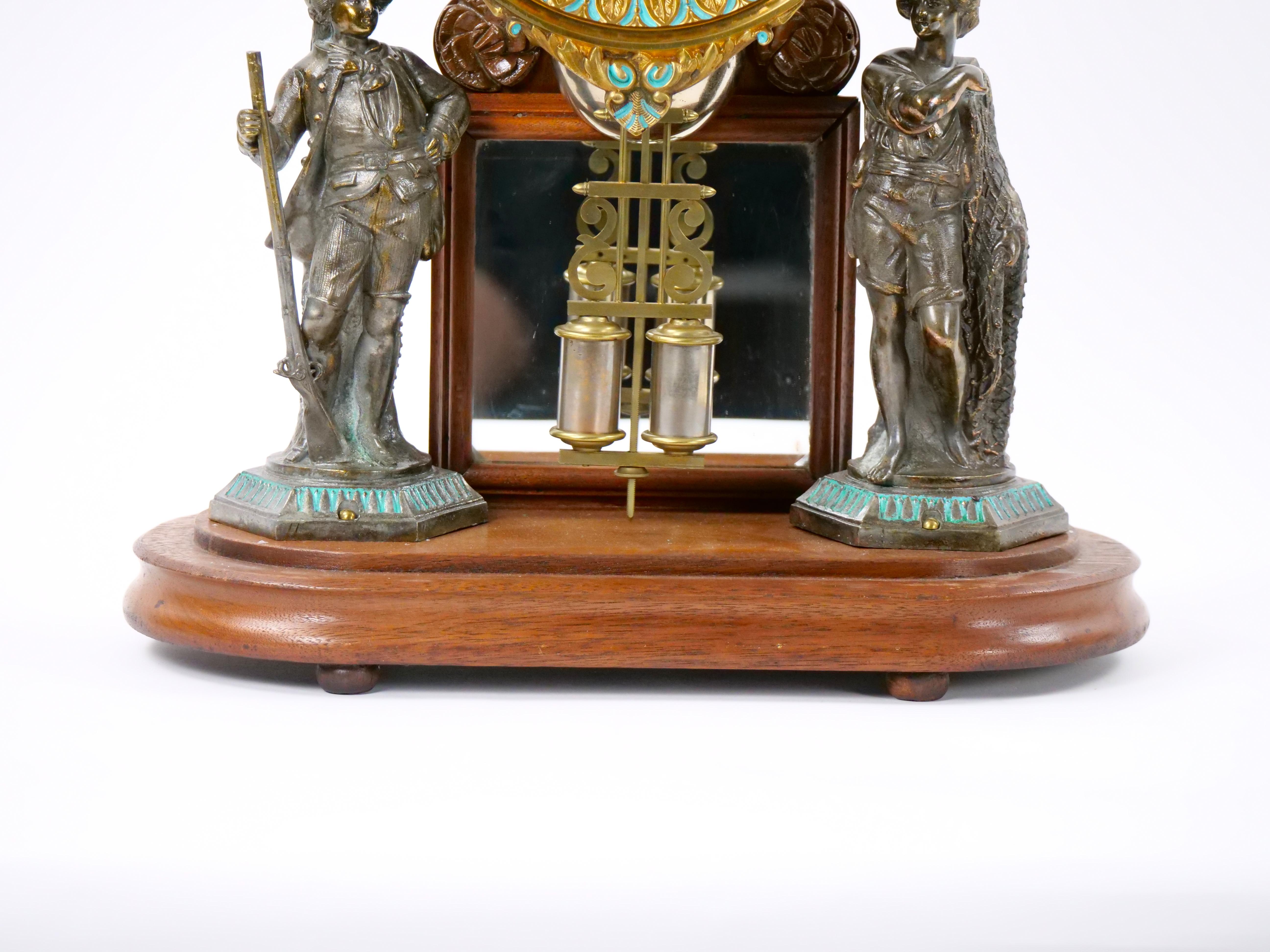 Bronze Horloge de cheminée à dôme en verre Base en bronze / Wood Face en porcelaine en vente
