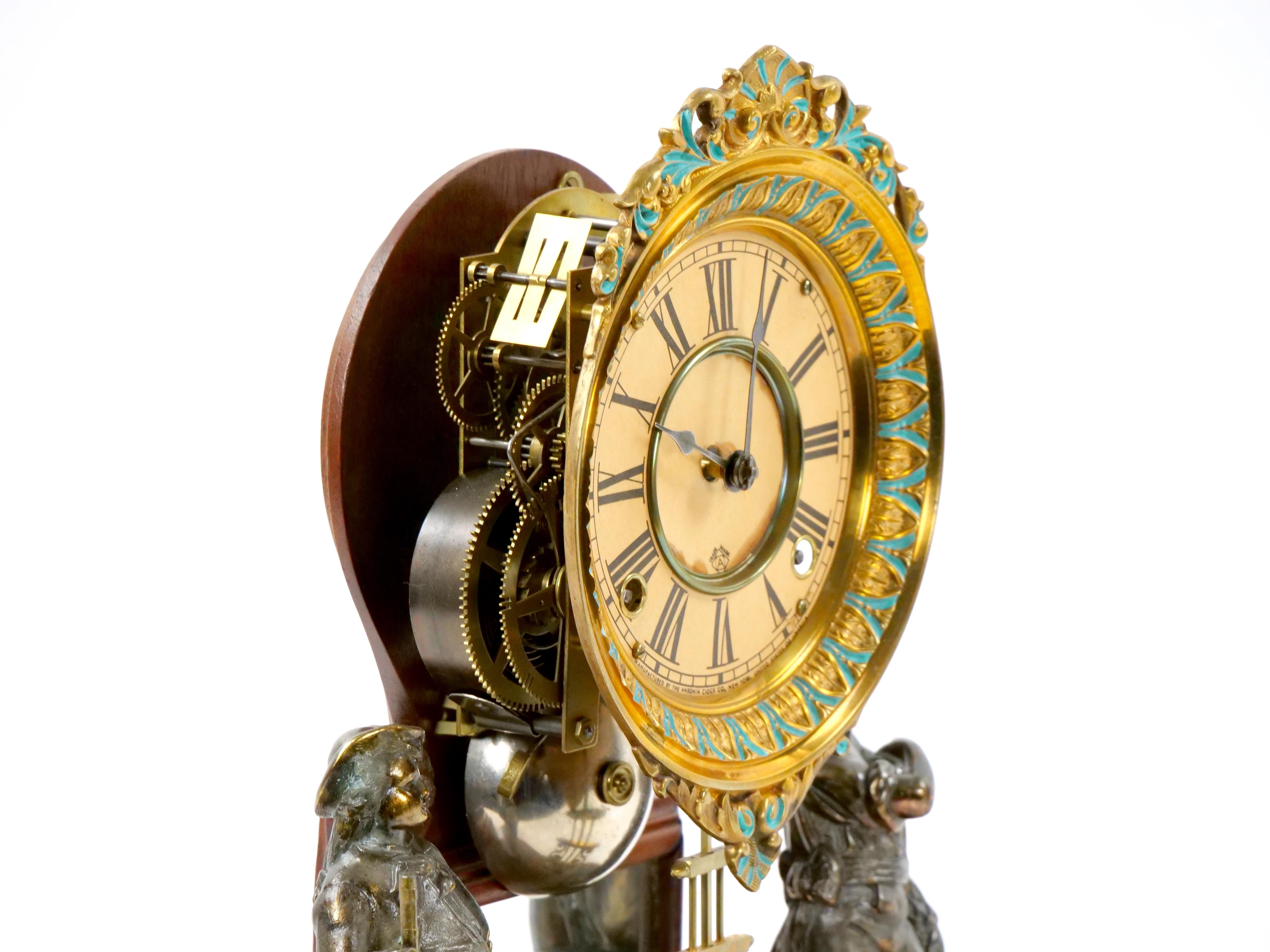 Horloge de cheminée à dôme en verre Base en bronze / Wood Face en porcelaine en vente 1