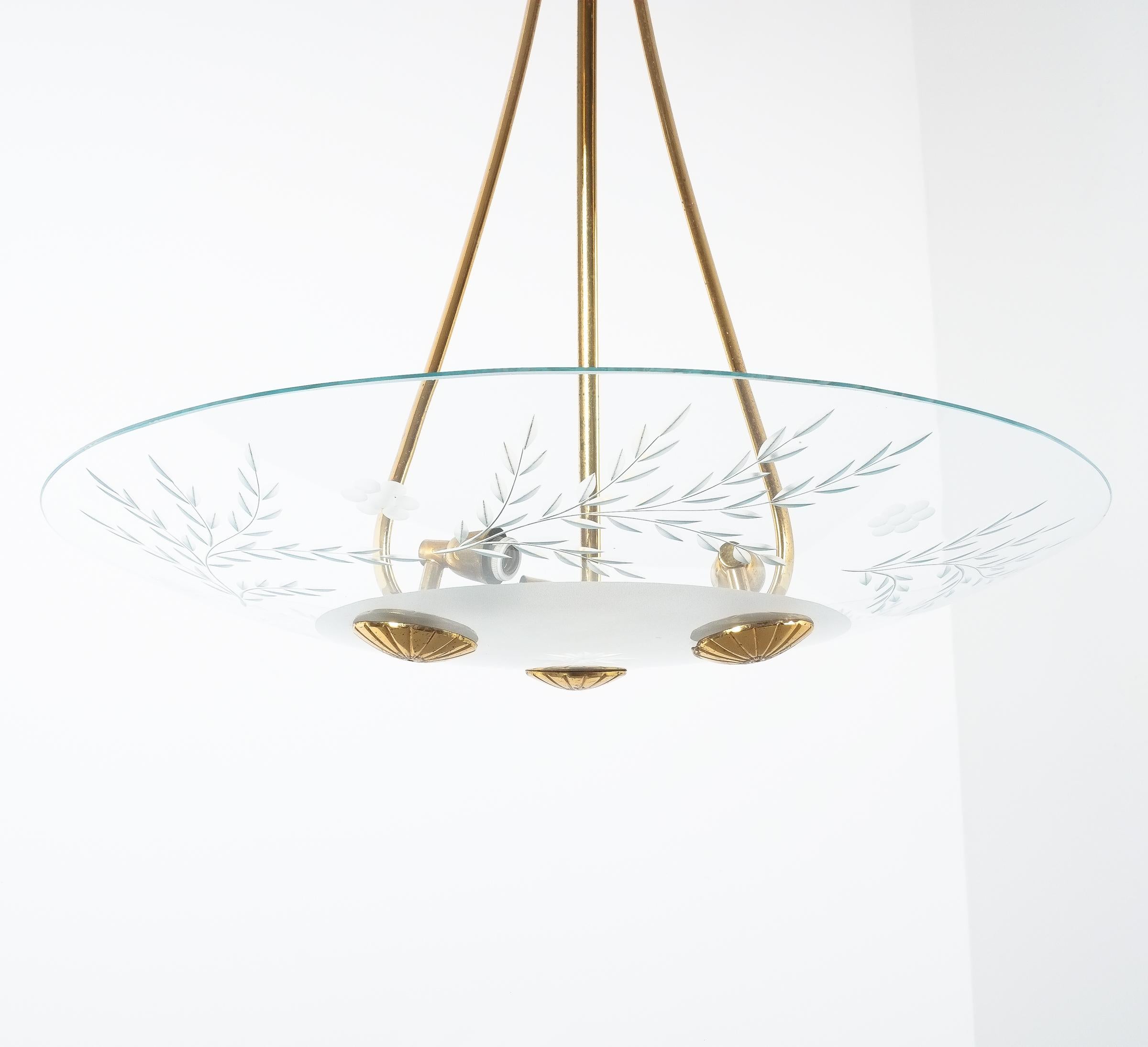 Glass chandelier or low hanging semi flush mount, attributed to Luigi Brusotti, circa 1945, Italy

Midcentury 21.65