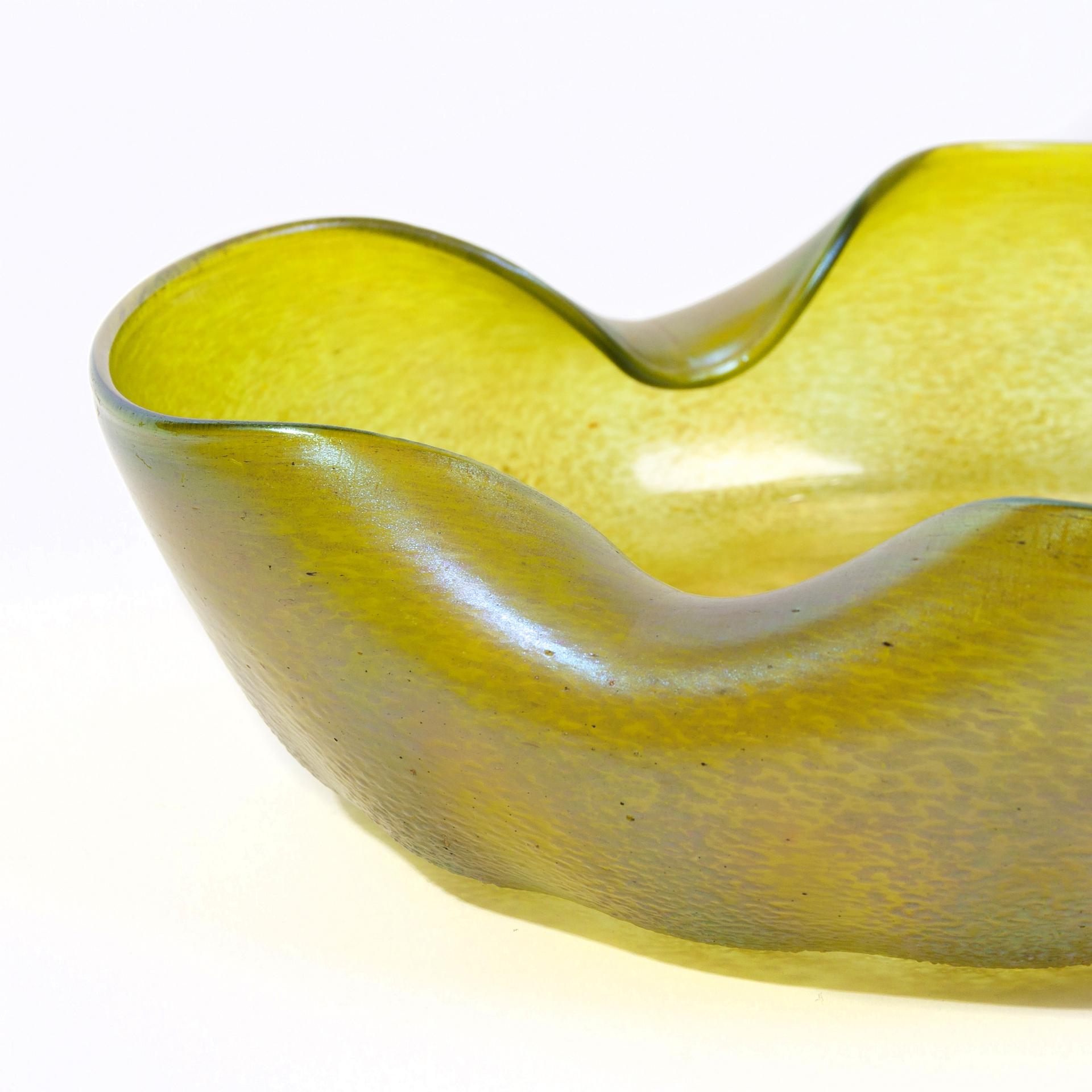Czech Glass Epergne and Six Bowls Set, Loetz Witwe Silberiris II Pattern, circa 1910 For Sale