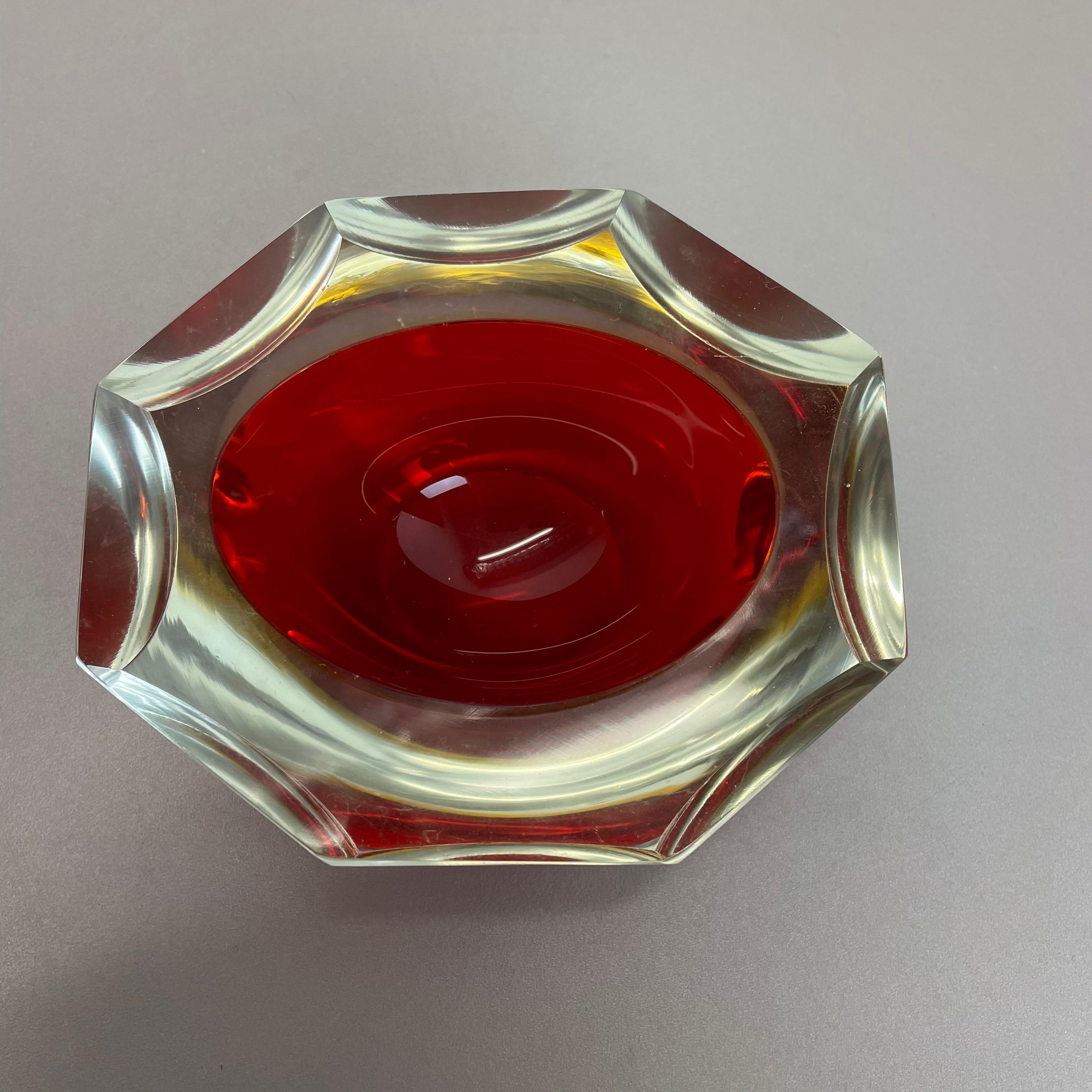 20th Century Glass Faceted Sommerso Bowl Element Ashtray Flavio Poli Attributed Murano, Italy