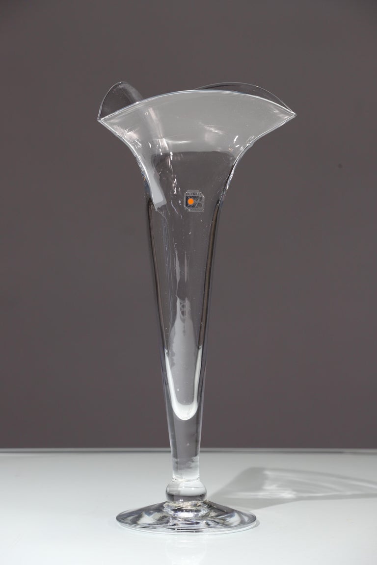 Glass Fan Vase from Blenko In Good Condition For Sale In Oklahoma City, OK
