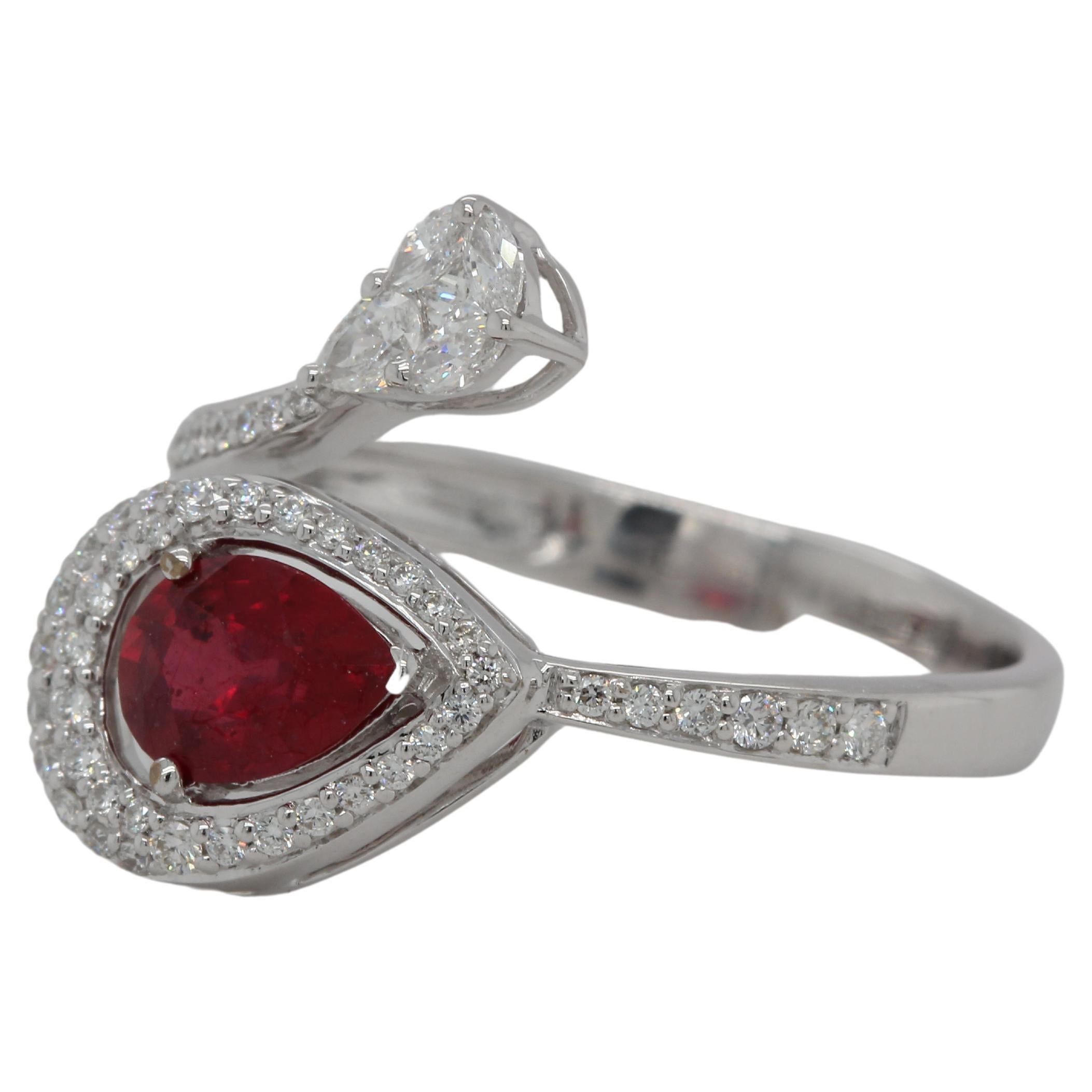 Glass Filled Ruby and Diamond Ring in 18 Karat Gold In New Condition For Sale In Bangkok, 10