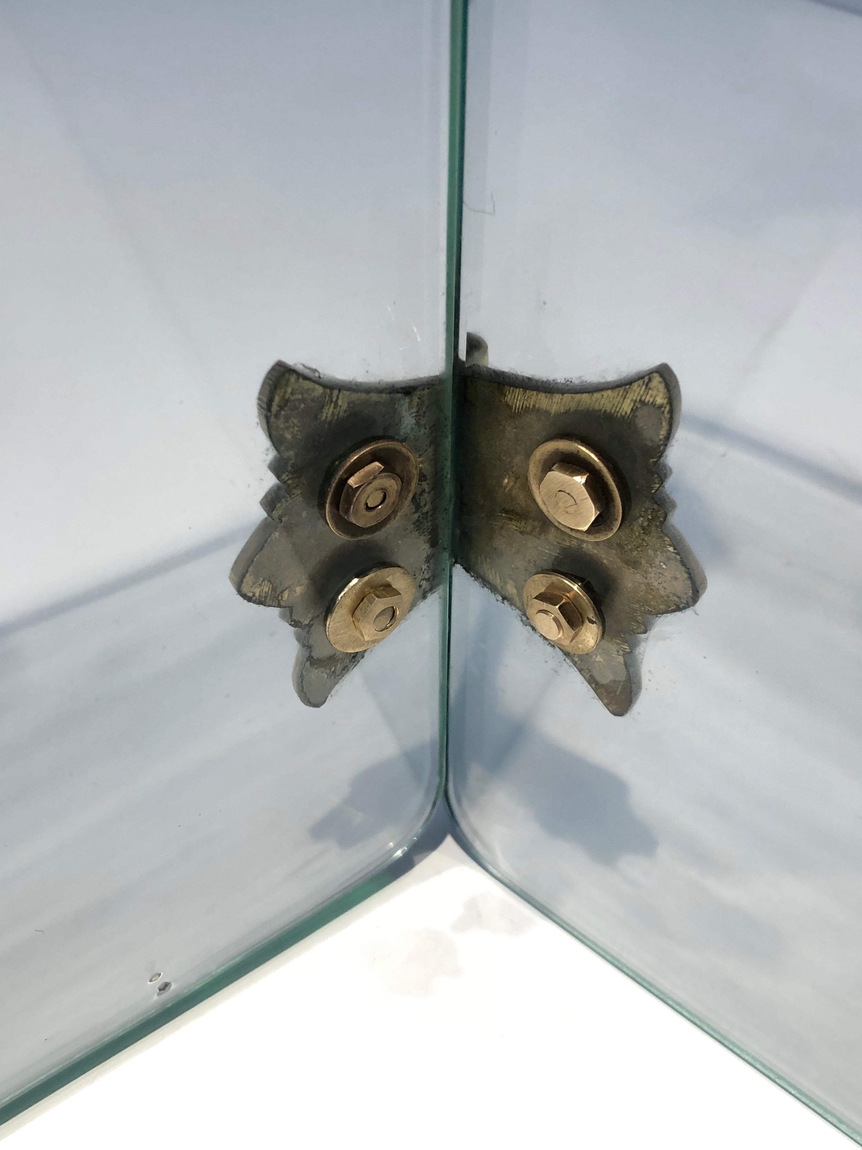 Kaminschirm aus Glas mit Bronze-Hängelampen im Angebot 6