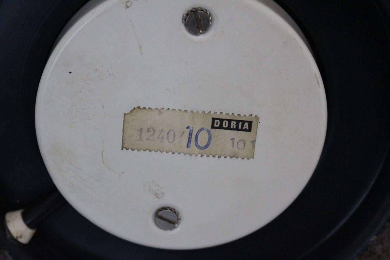 Lampadaire en verre vintage de l'ère spatiale par Doria, Allemagne, années 1970 en vente 2