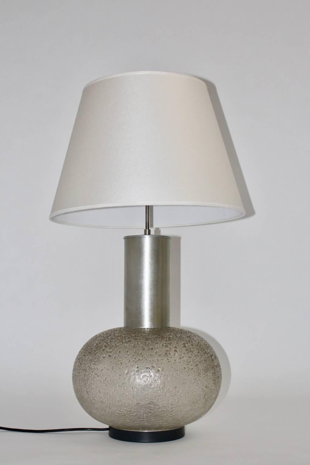 Mid-Century Modern Lampadaire en verre vintage de l'ère spatiale par Doria, Allemagne, années 1970 en vente