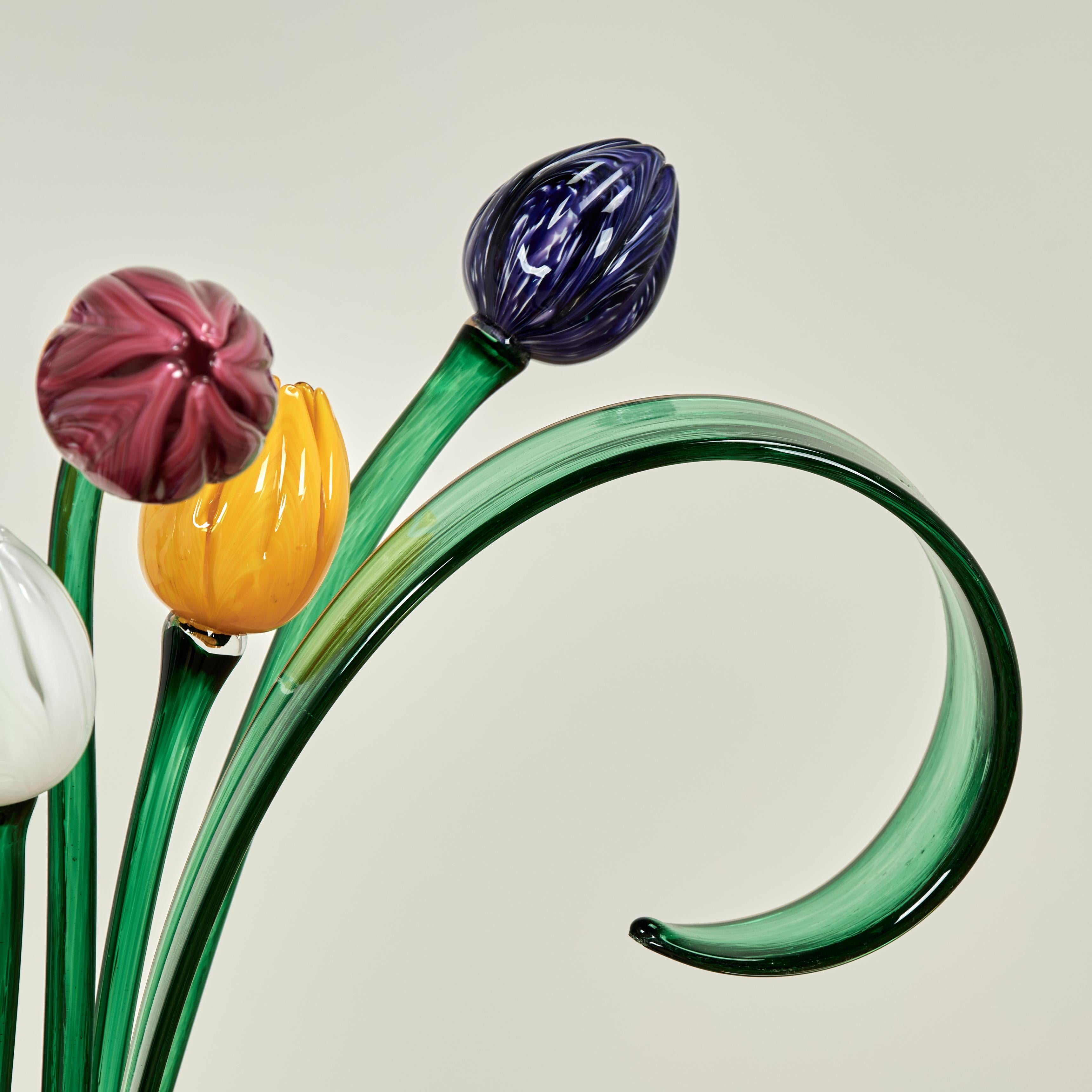 Americano Glass Flower Sculpture in a Vase by Phil O'Reilly in vendita