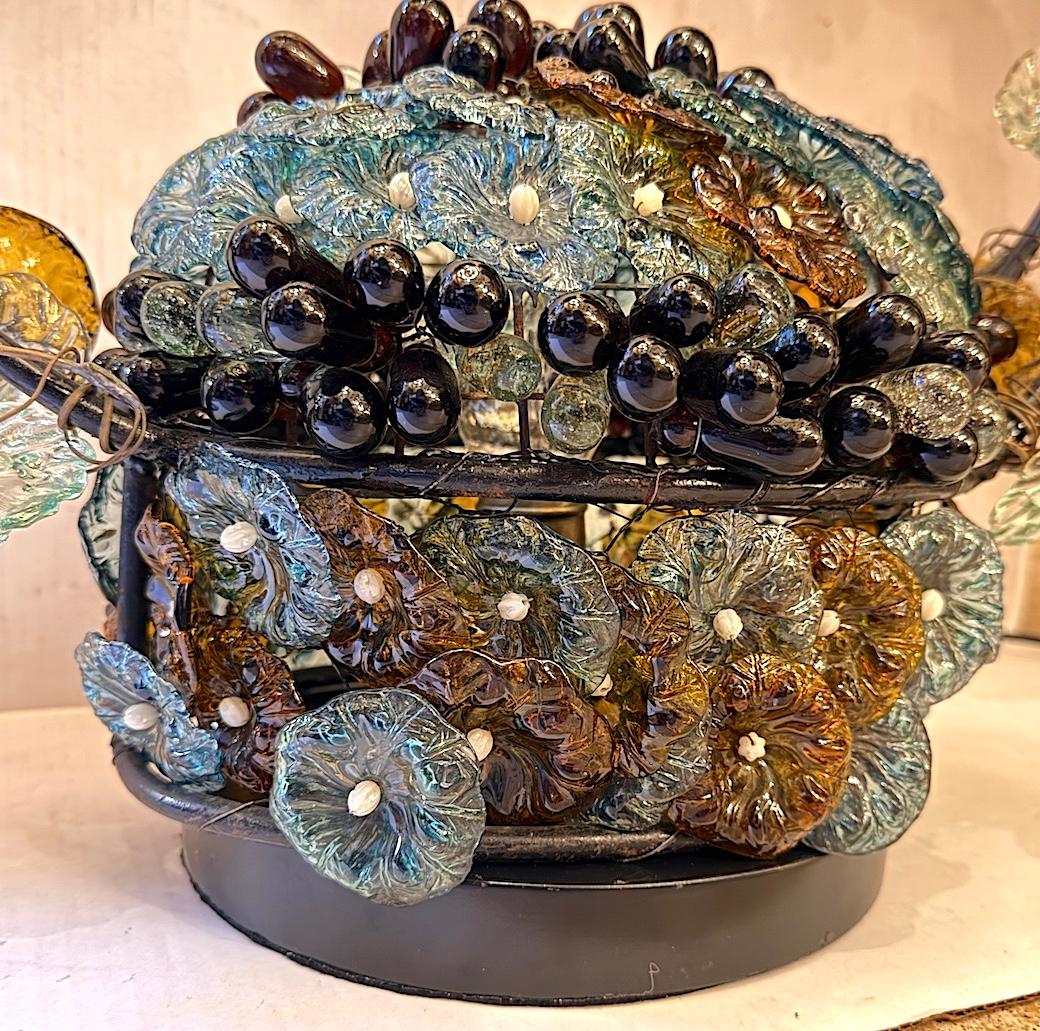 Vetro Lampada con cesto di fiori e uva in vetro in vendita