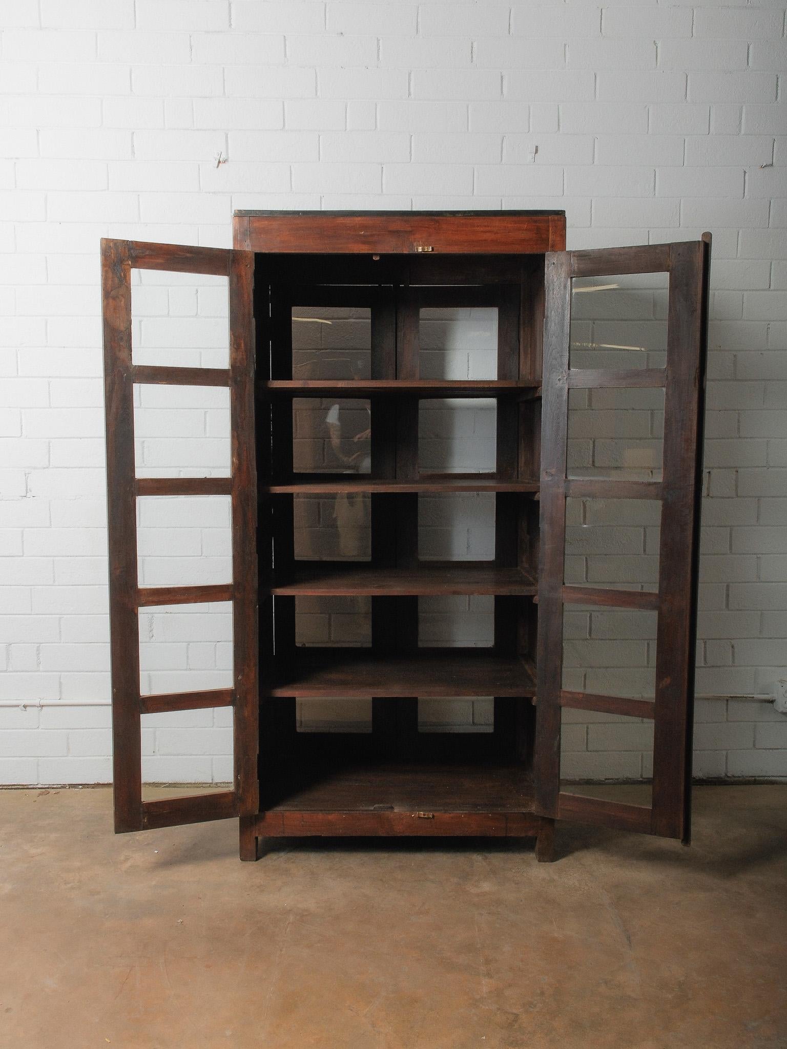 Glass-Front Wood Cabinet with Dual-Sided Doors Indio en venta