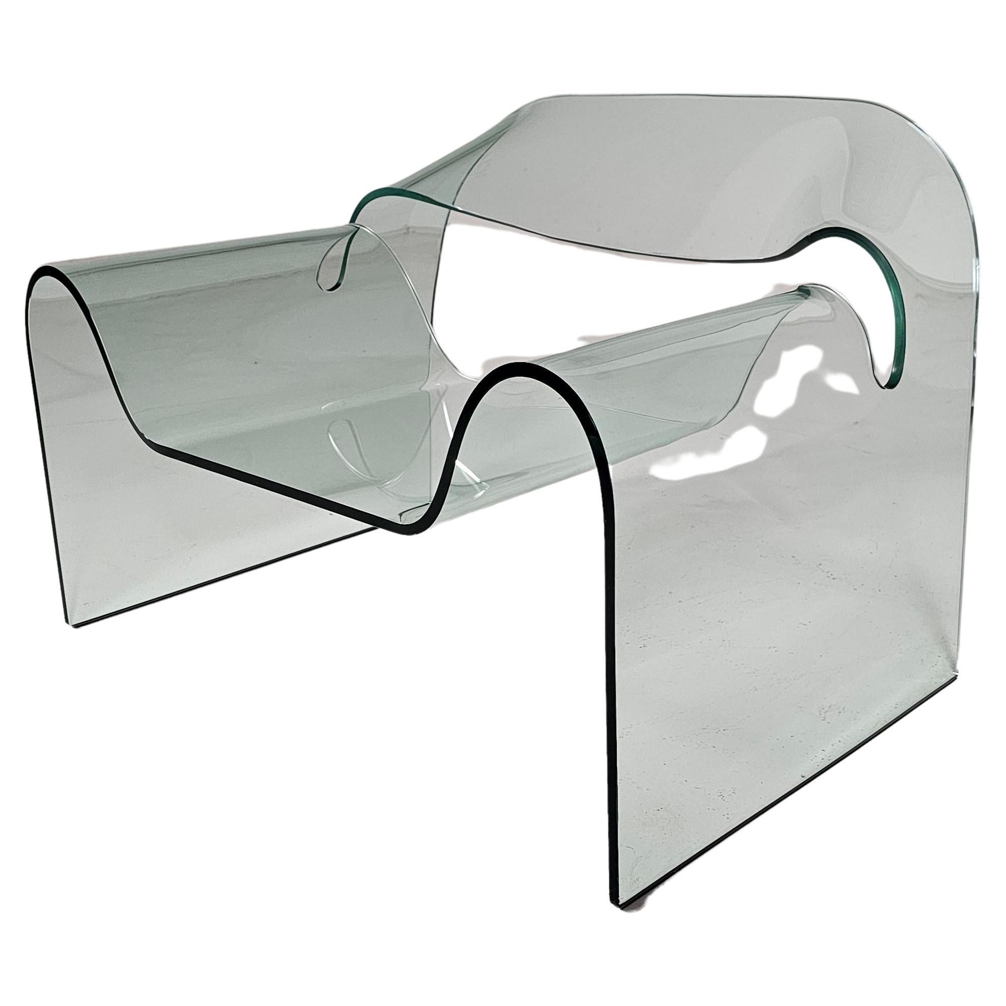 Ghost Stuhl, entworfen von Cini Boeri und Tomu Katayanagi, hergestellt von FIAM, Italien, 1980er Jahre. Dieser fantastische, transparente 12-mm-Glasstuhl ist aus dickem, gebogenem und gehärtetem Glas gefertigt und hat eine Tragfähigkeit von 150 KG.