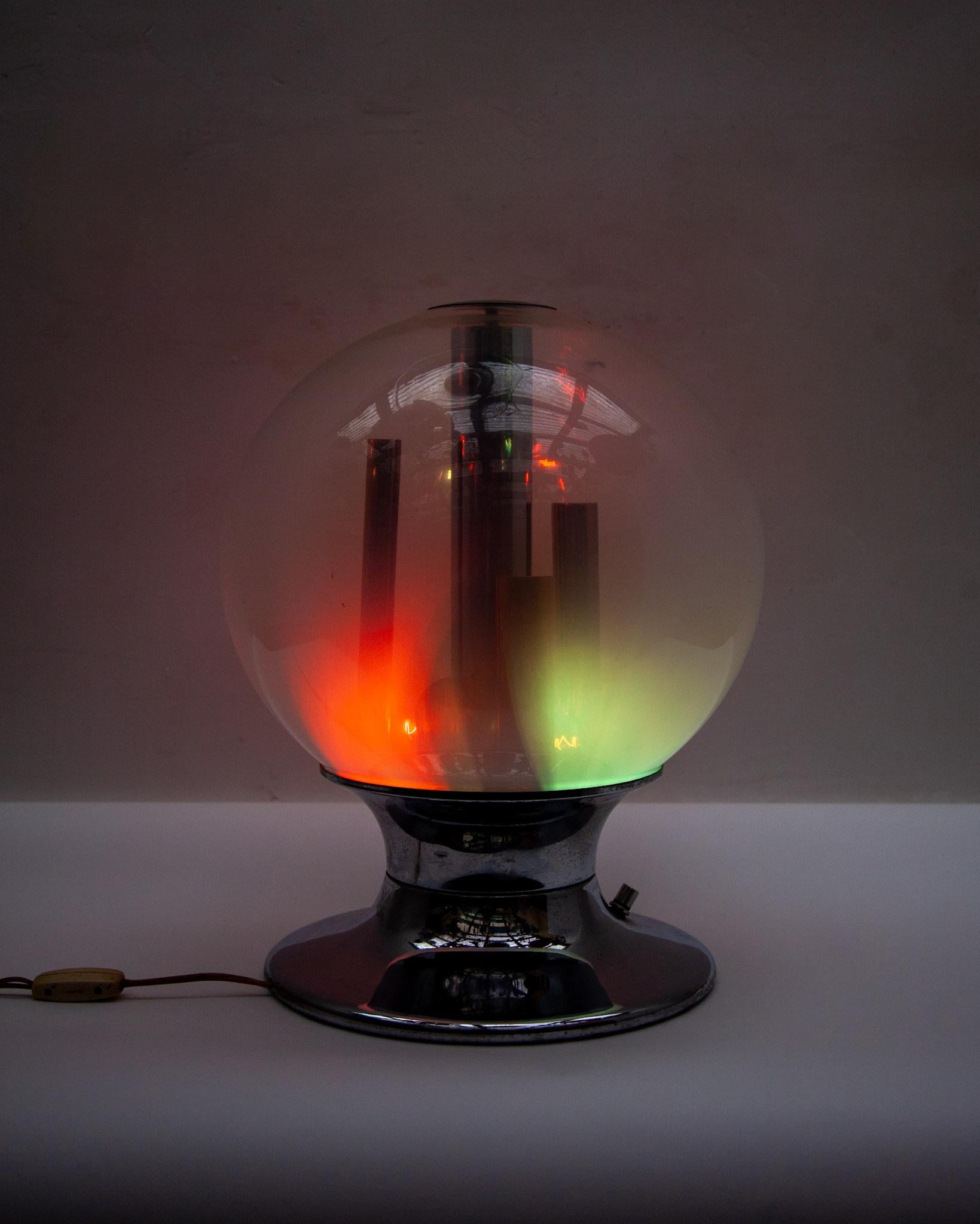 Milieu du XXe siècle Lampe de bureau globe en verre moderne mi-siècle, par Selenova, Italie, années 1960 en vente