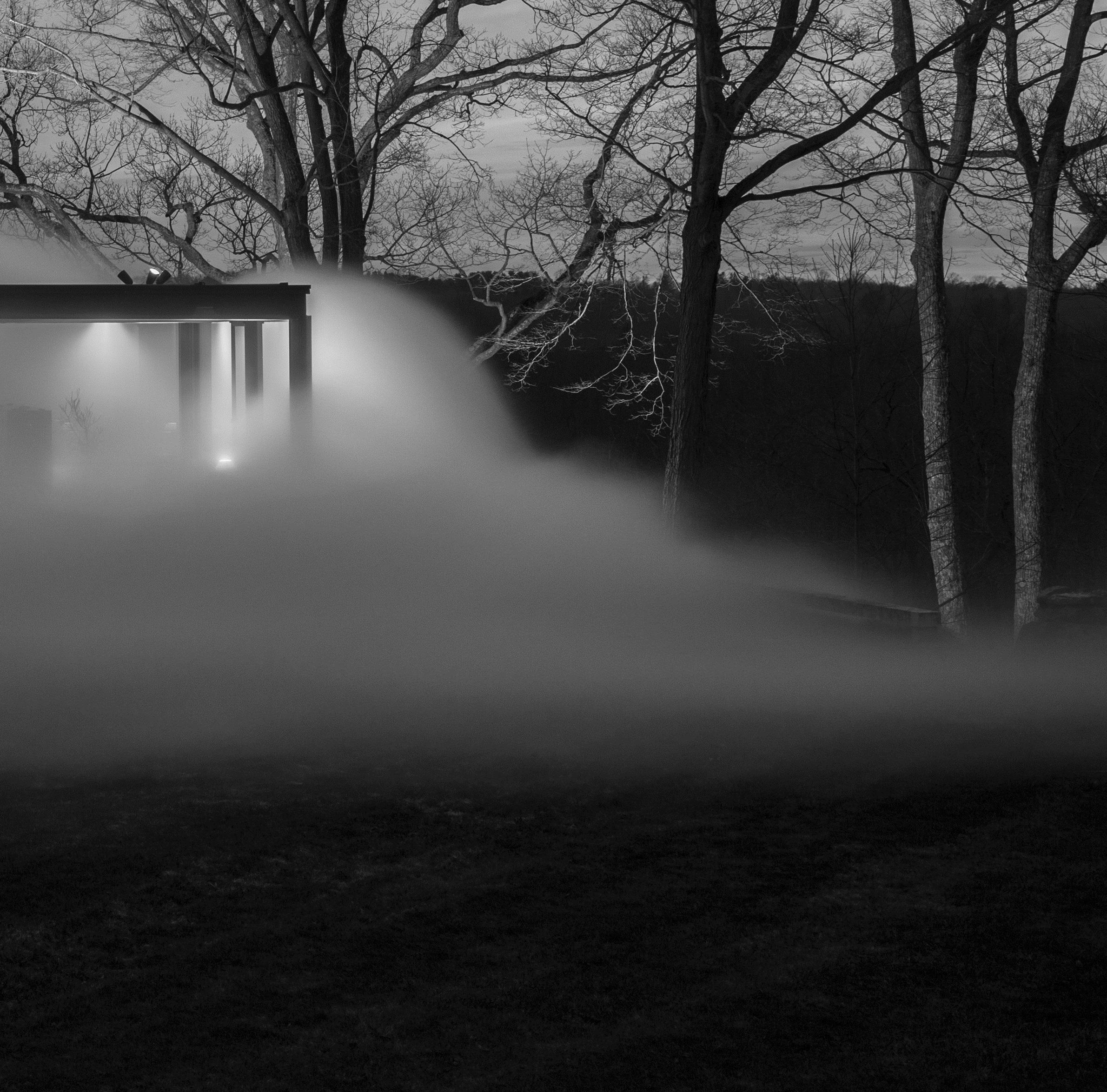 Glass House, Veil, 2014 Fotografie von Richard Barnes im Zustand „Hervorragend“ im Angebot in New Canaan, CT