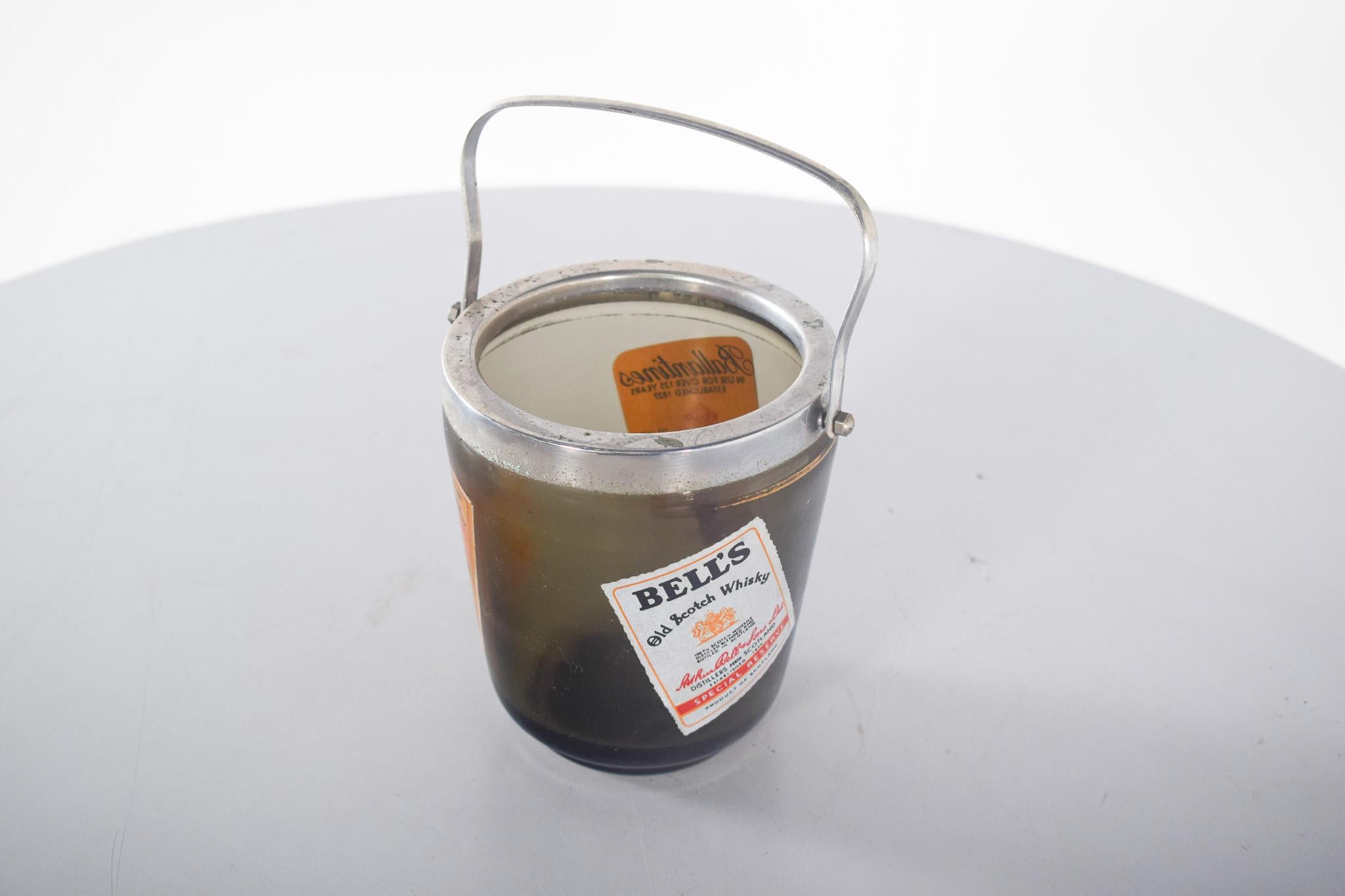 Portugais Seau à glace en verre avec poignée en métal en vente
