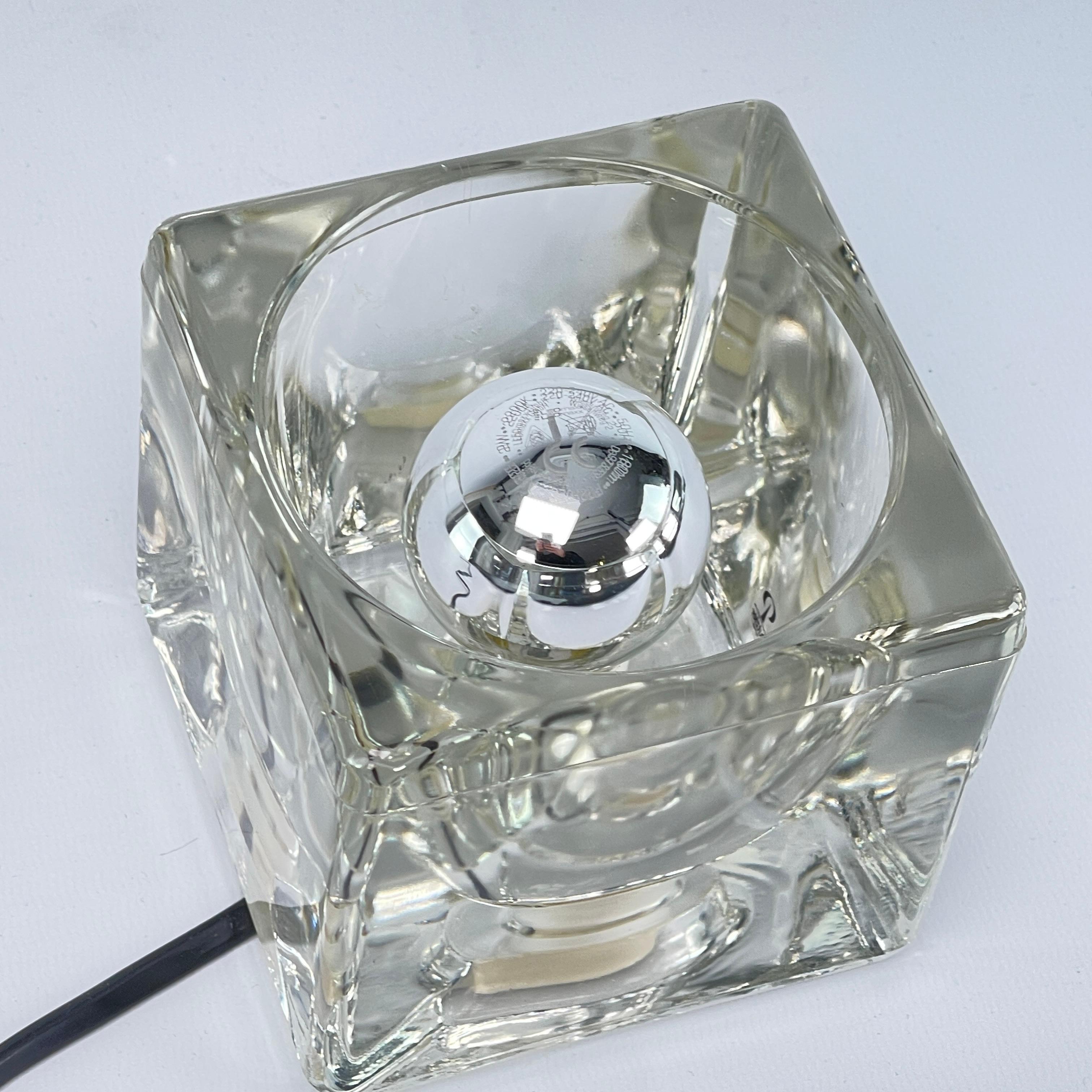 glass ice cube desk lamp by Peill & Putzler, 1970s In Good Condition In Saarburg, RP