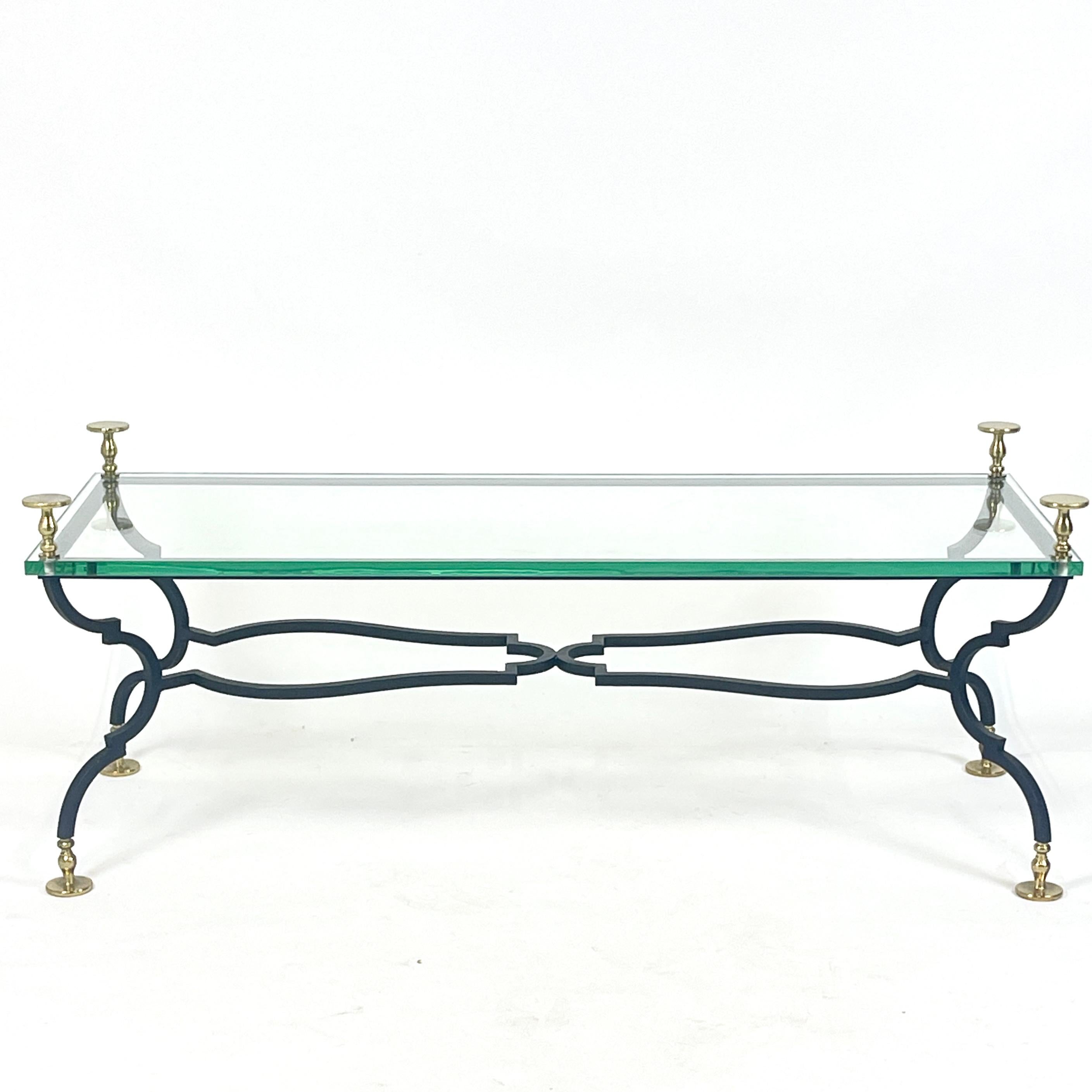 Laiton Table basse en verre, fer et laiton Manière néoclassique Giocometti ou Maison Jansen en vente