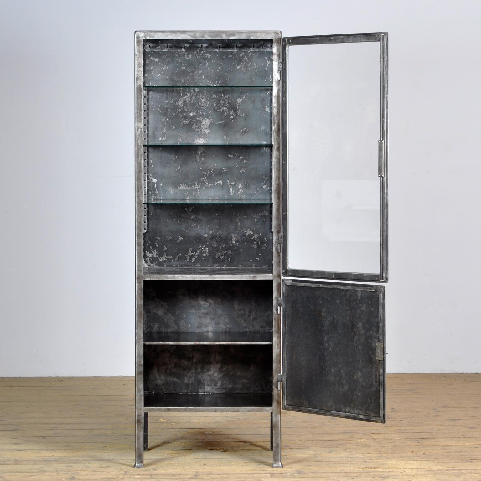 Glass & Iron Medical Cabinet, 1930s In Good Condition For Sale In Amsterdam, Noord Holland