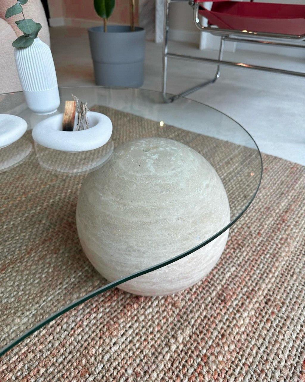 Arts and Crafts Table basse en verre et travertin italien - Table basse en pierre naturelle en vente
