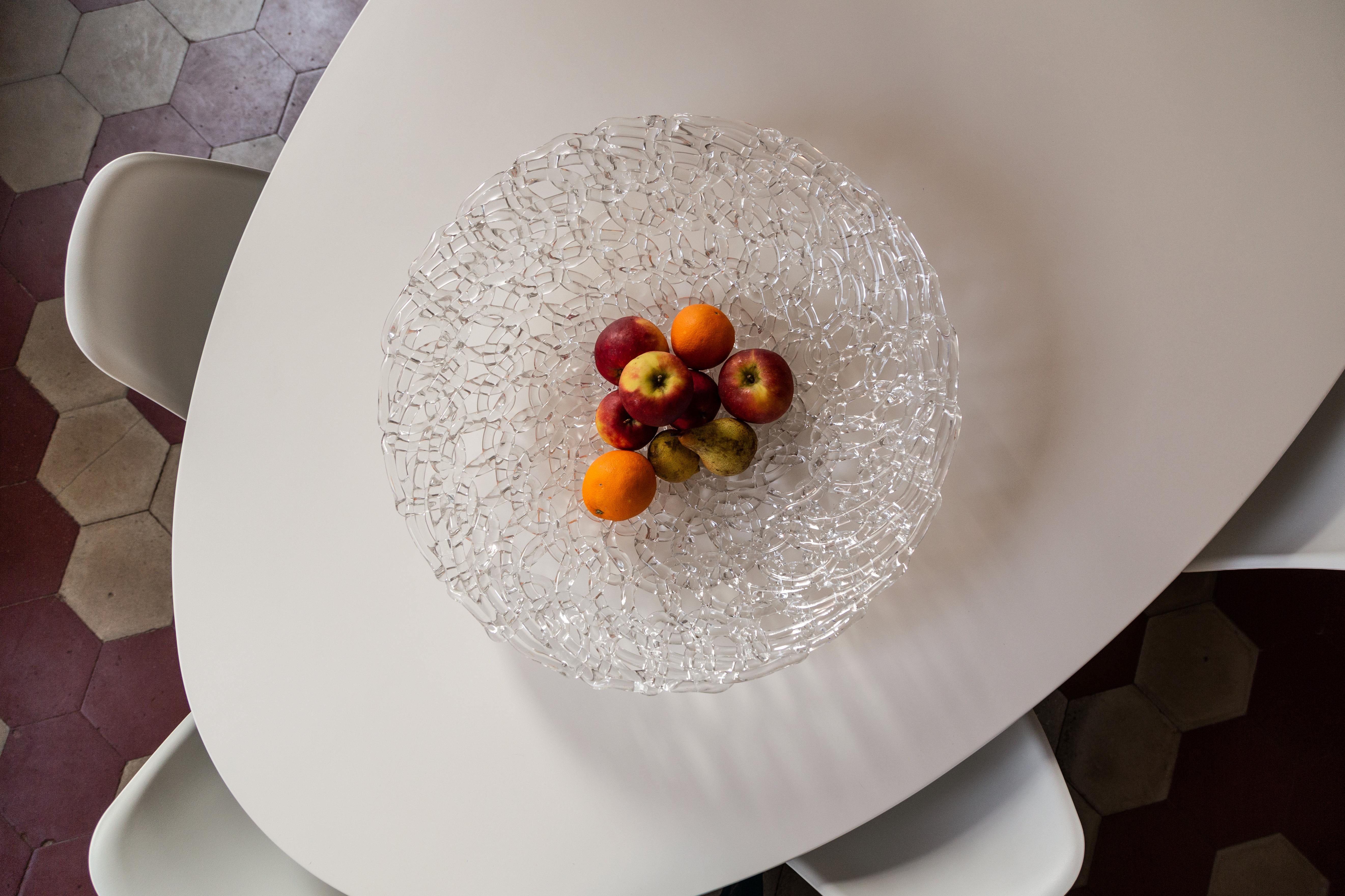 Néo-baroque Bol à fruits en dentelle de verre du 21e siècle, grand modèle en vente
