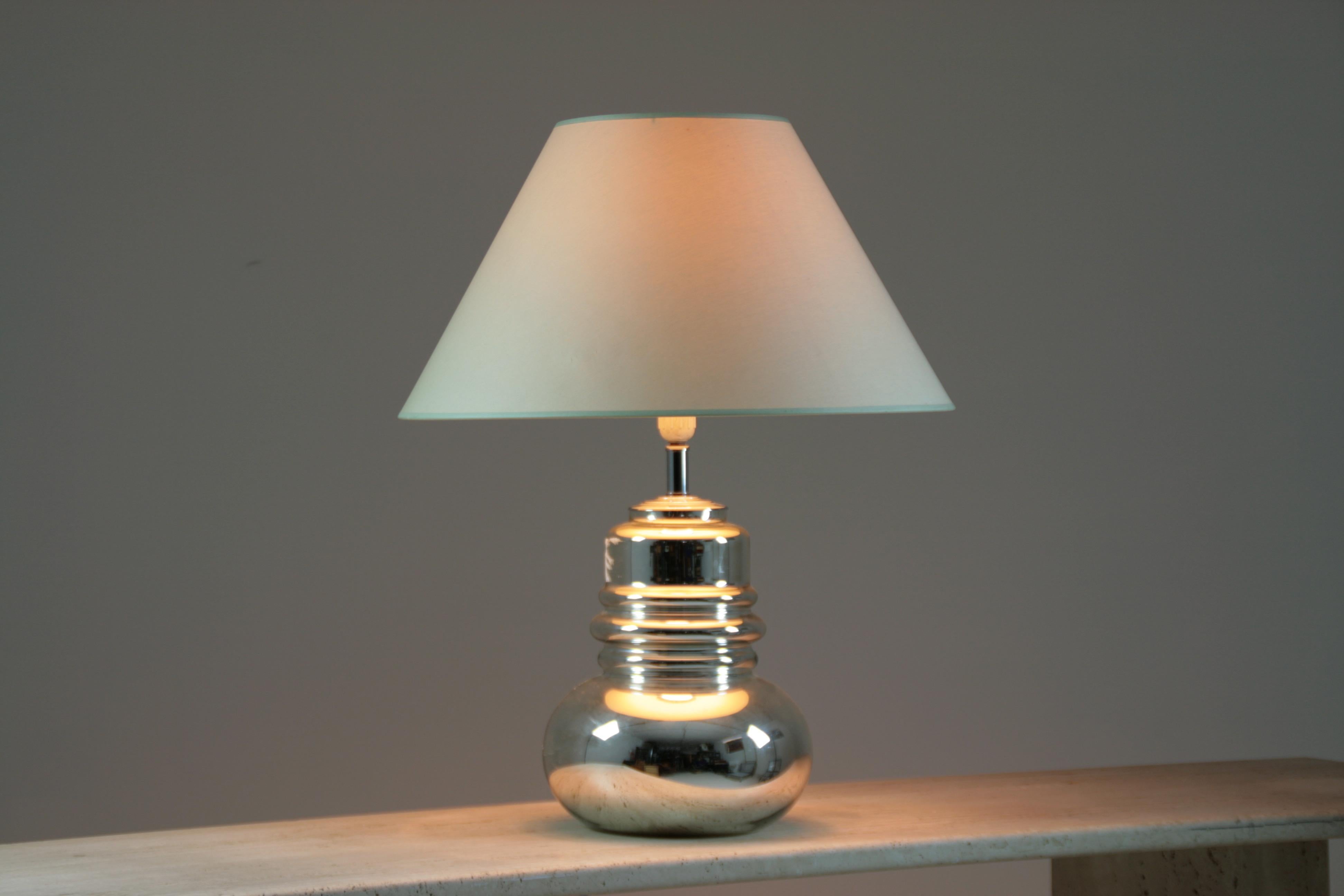 Lampe en verre, 1970 en vente 2