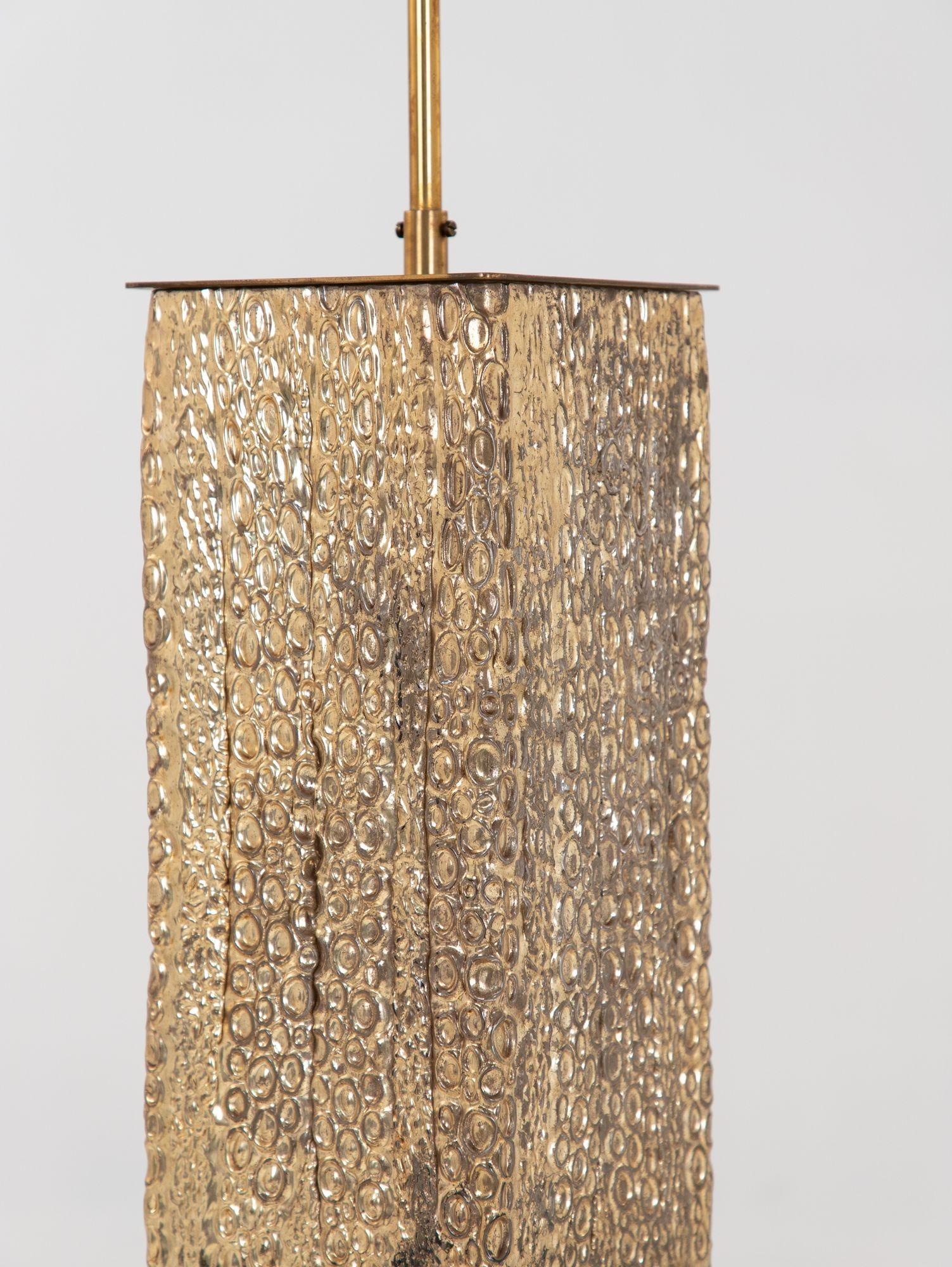 Verre Lampe en verre avec motif de crocodile moulé en vente