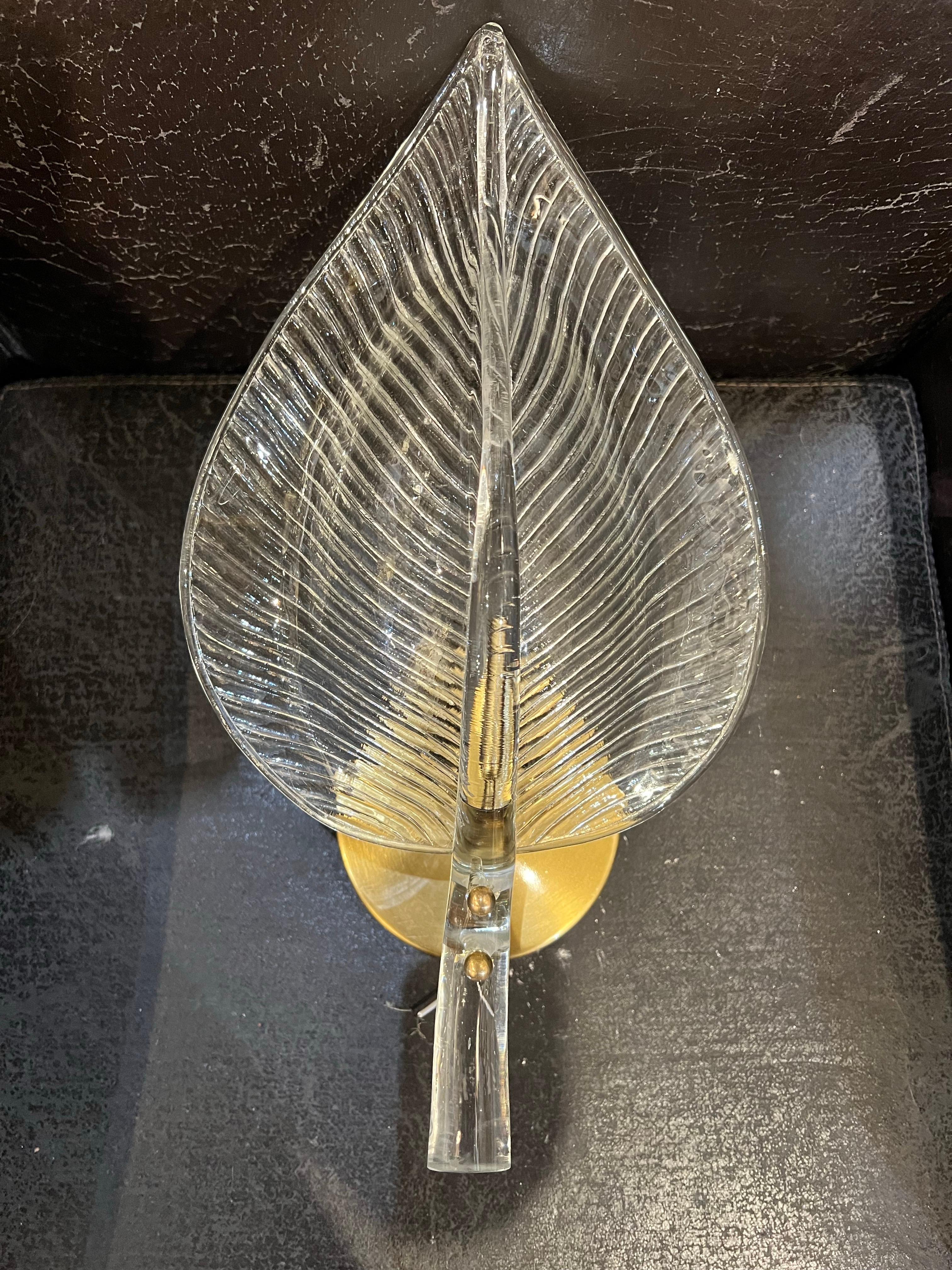 Apliques de Una Luz Hoja de Cristal mediados del siglo XX en venta