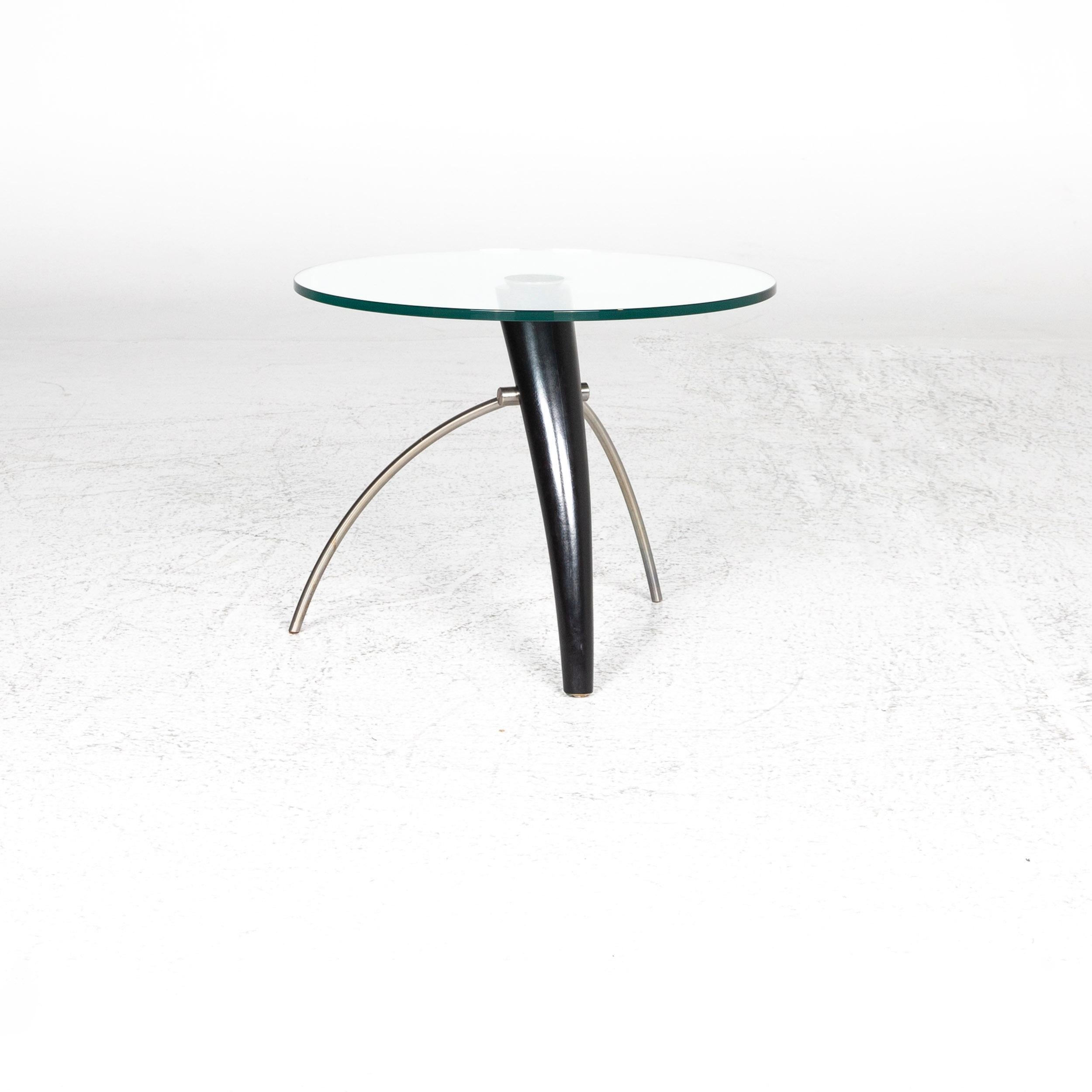 We bring to you a glass metal coffee table round table.

 
 Product measurements in centimeters:
 
 Depth: 55
 Width: 55
 Height: 45.




 