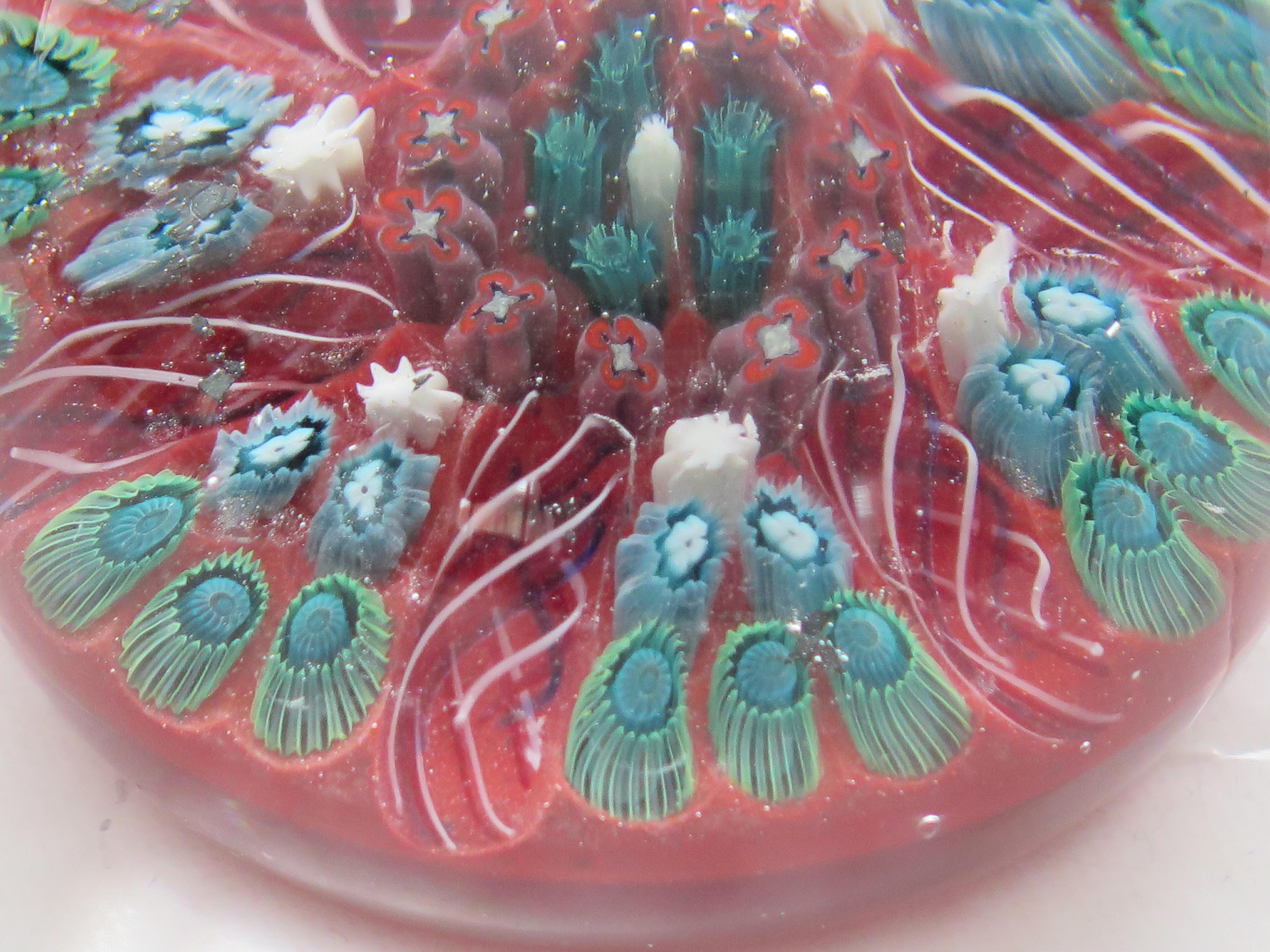 XX secolo Fermacarte in vetro Millefiori Vasart soffiato a mano, Scozia 1960 circa in vendita