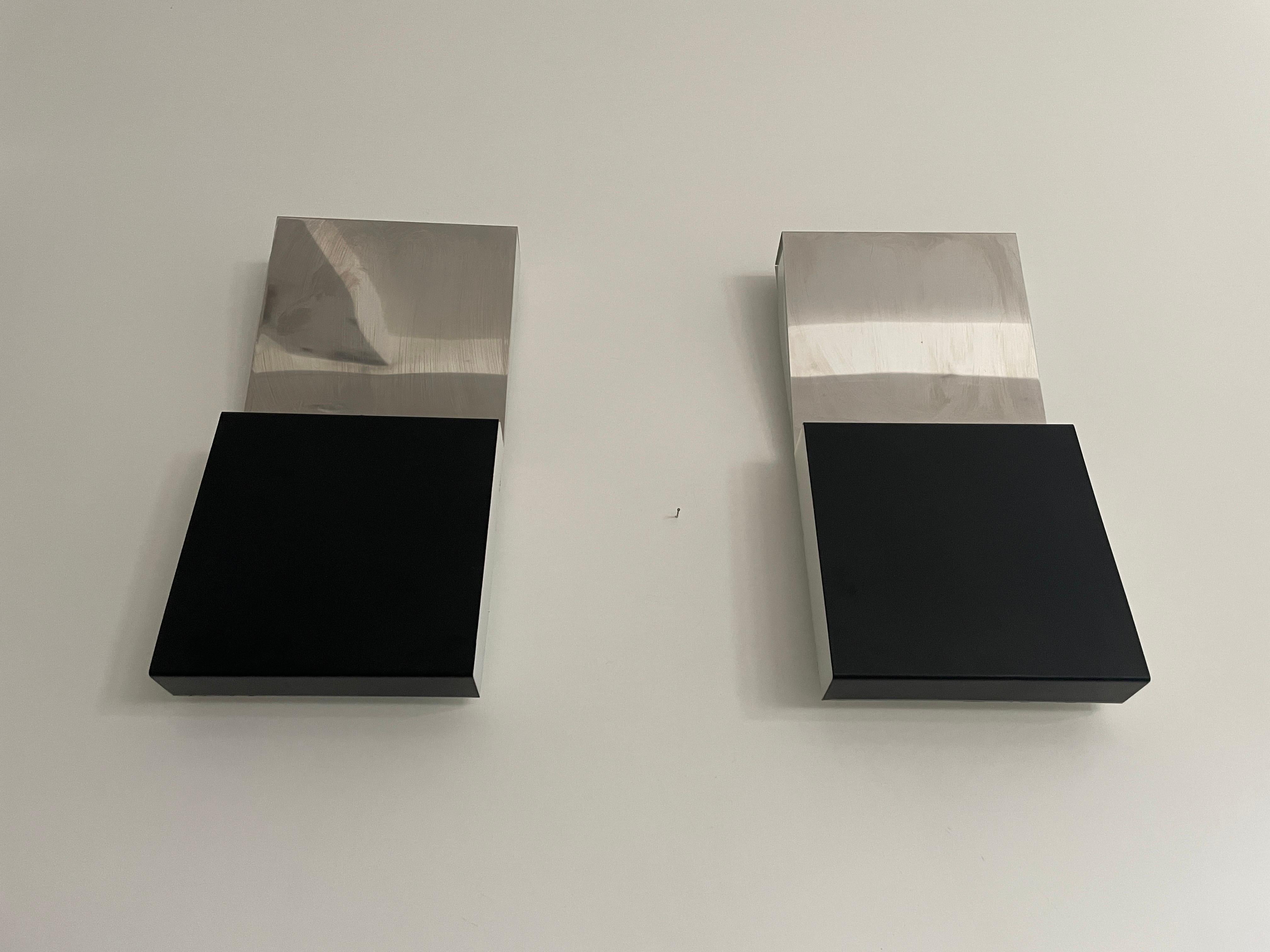 Paar Wandleuchter aus Glas und Aluminium, 1960er Jahre, Italien (Italienisch) im Angebot