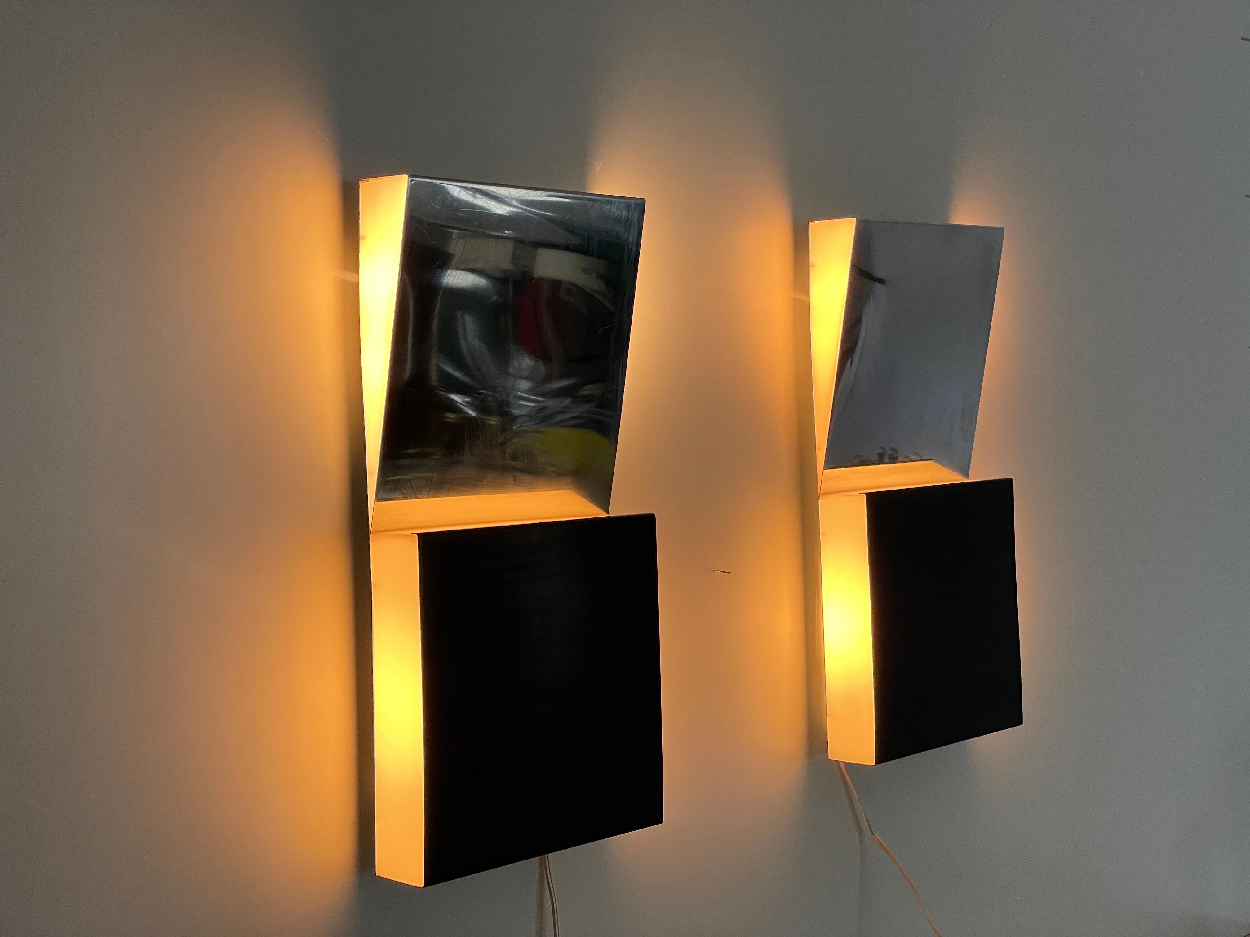 Paar Wandleuchter aus Glas und Aluminium, 1960er Jahre, Italien im Angebot 2