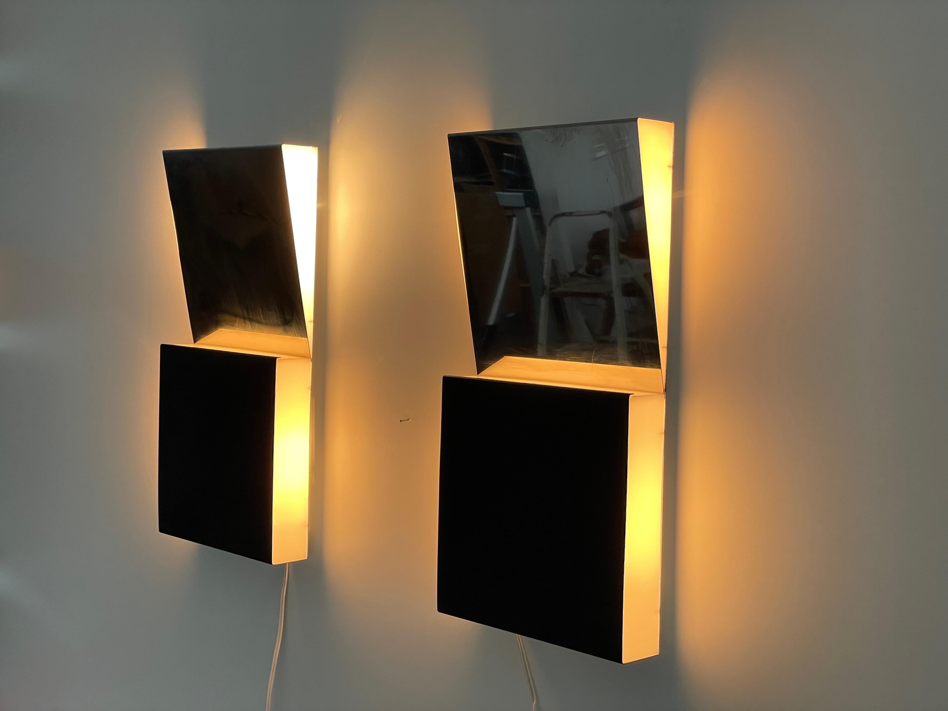 Paar Wandleuchter aus Glas und Aluminium, 1960er Jahre, Italien im Angebot 3