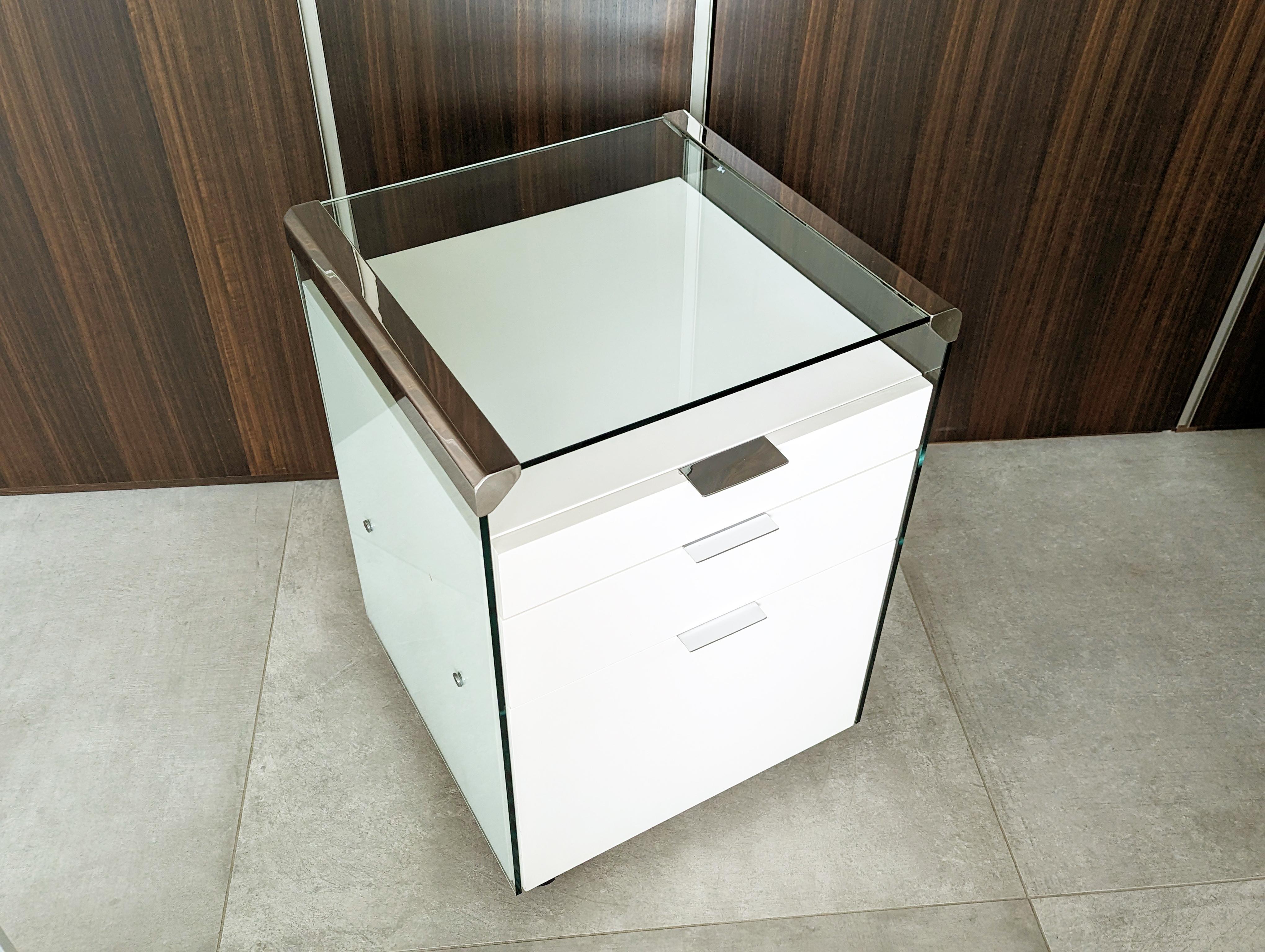 Glass, Painted wood & Chrome Plated Metal 1990s desk by Gallotti e Radice For Sale 8