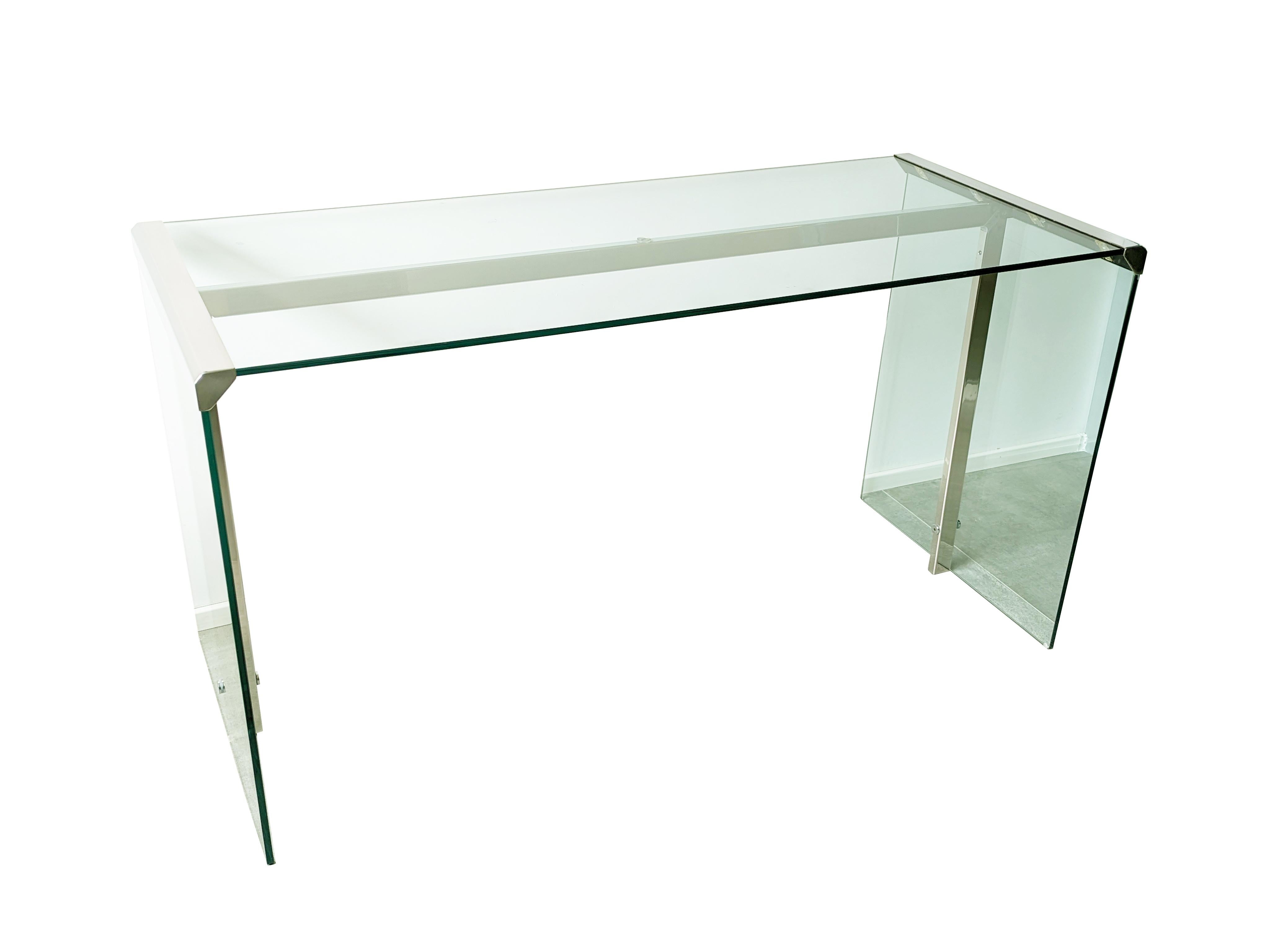 Escritorio de los años 90 de cristal, madera pintada y metal cromado, de Gallotti & Radice Moderno en venta