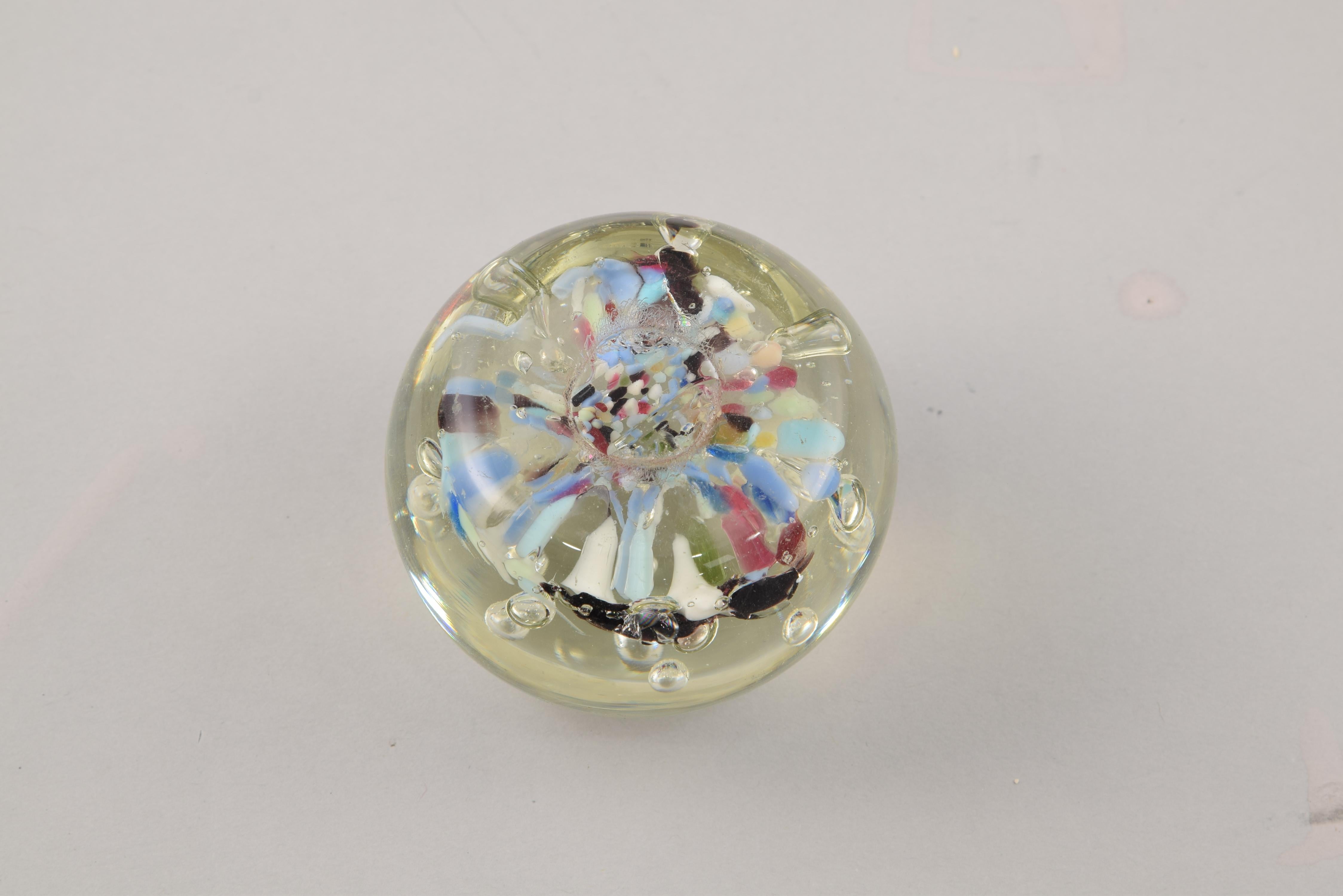 Glass Paperweight 'Price Per Unit' For Sale 5