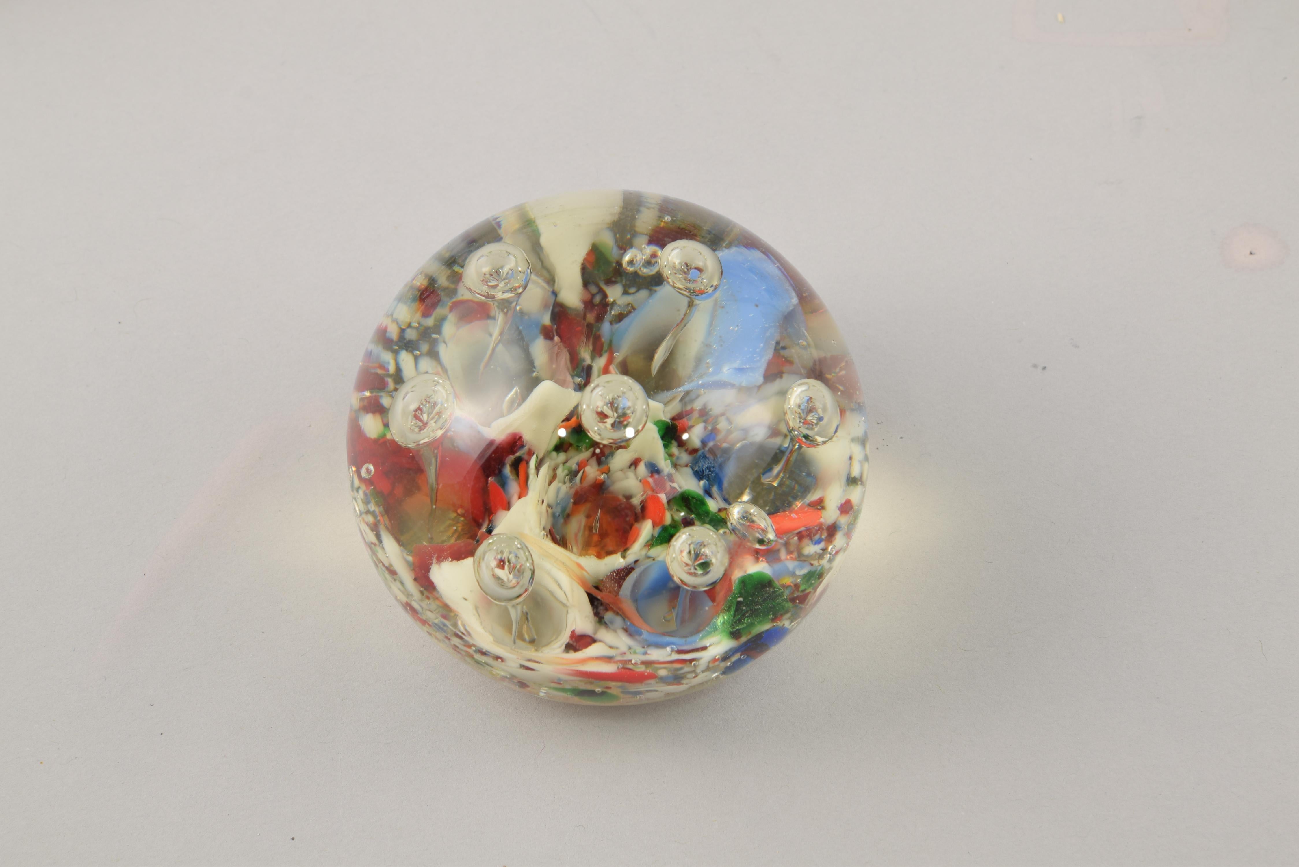 Glass Paperweight 'Price Per Unit' For Sale 13