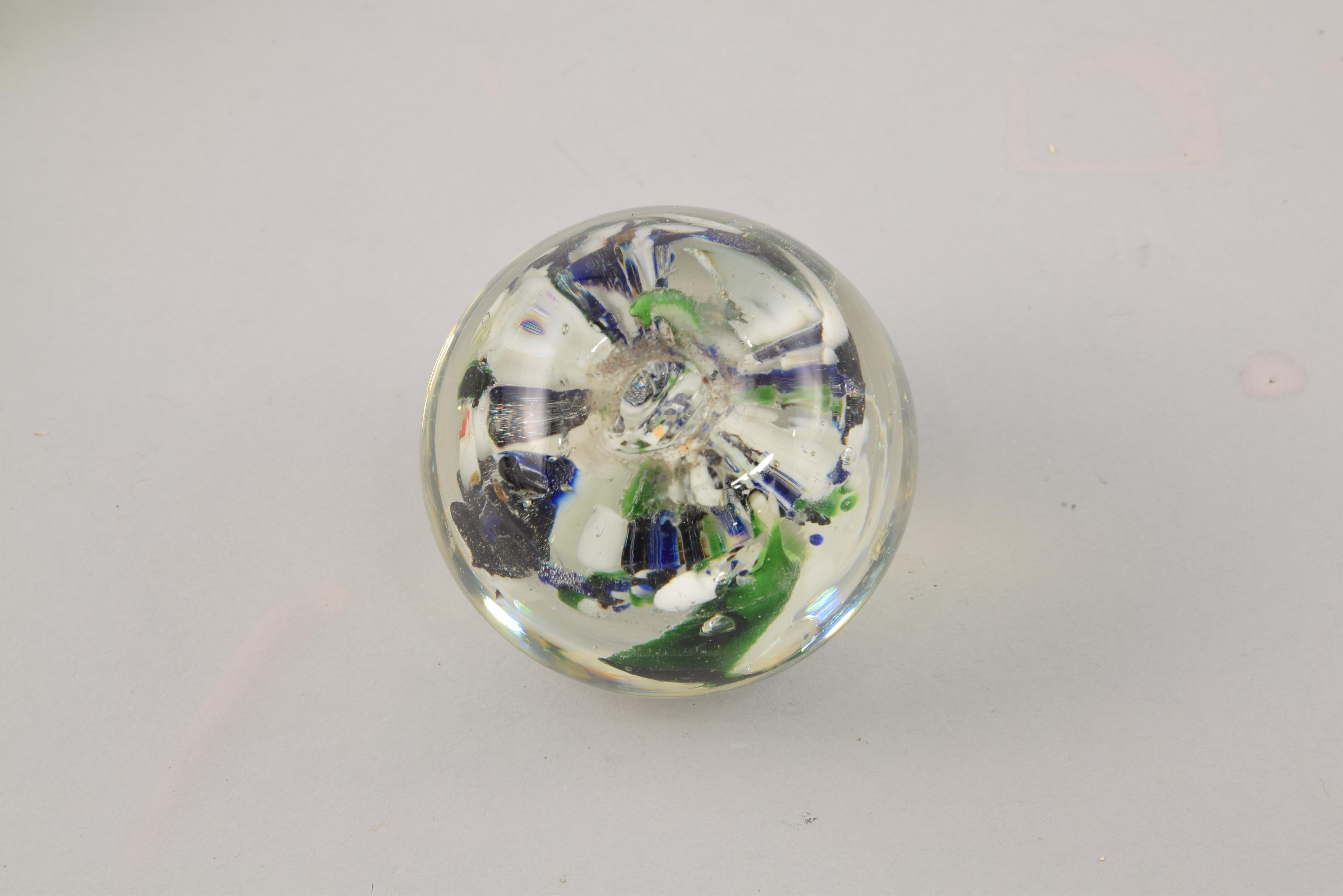 Glass Paperweight 'Price Per Unit' In Good Condition For Sale In Madrid, ES