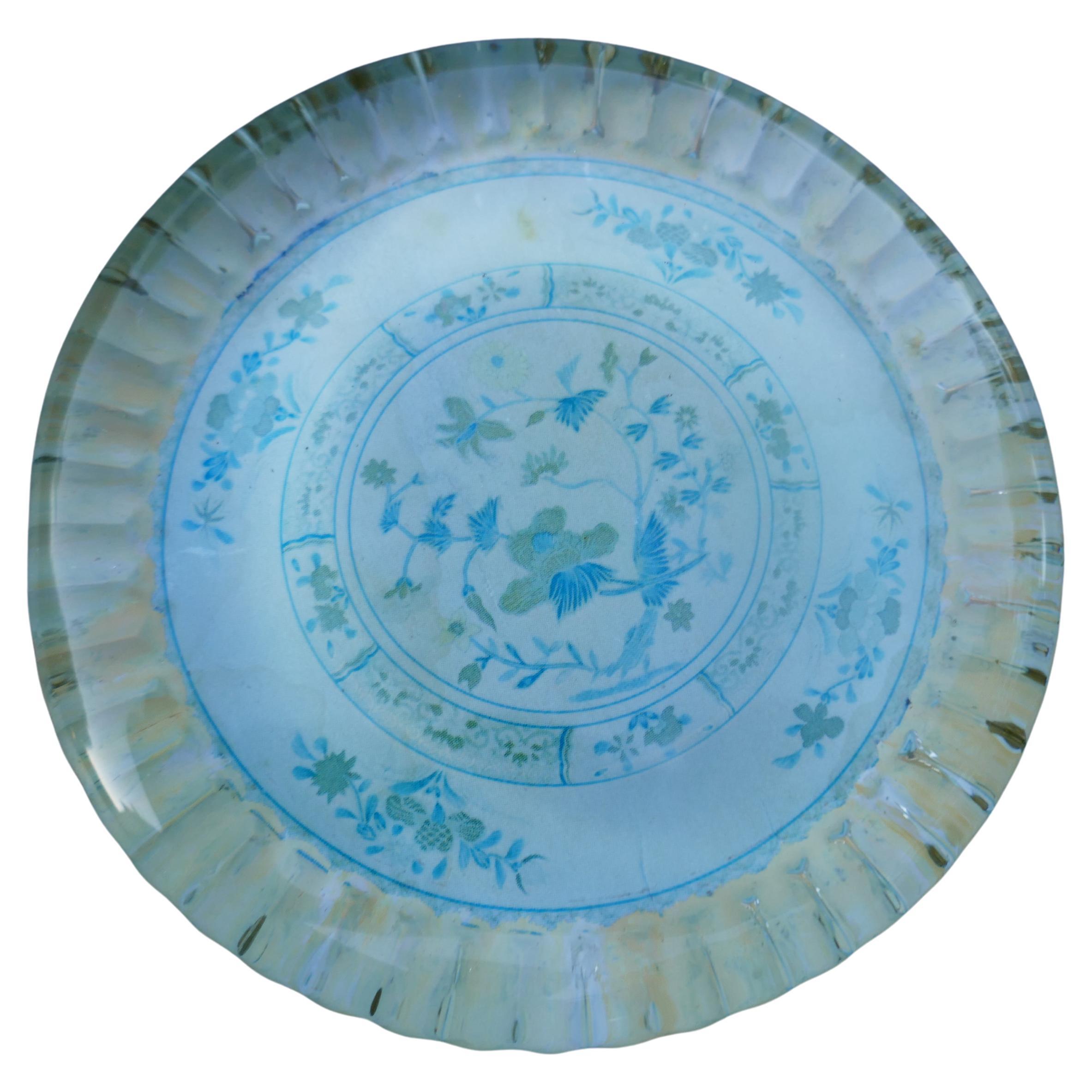 Glass paperweight with possible gouache on paper or fabric, signed.
Good condition.
Thanks