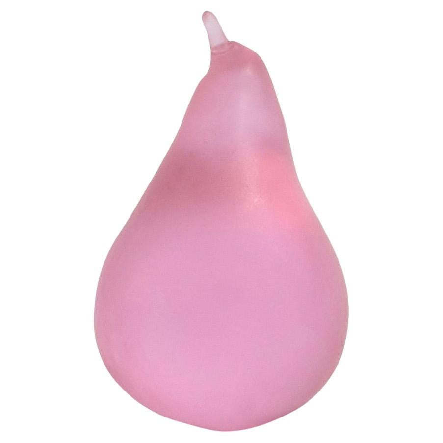 Pera di vetro in rosa in vendita