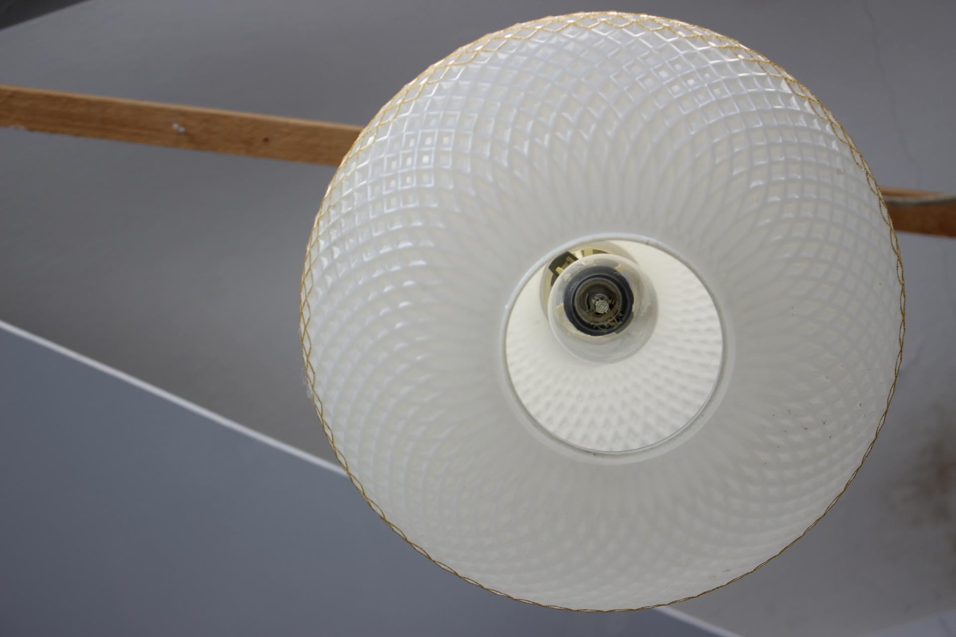 Mid-Century Modern Pendentif en verre Tchécoslovaquie, 1970 en vente