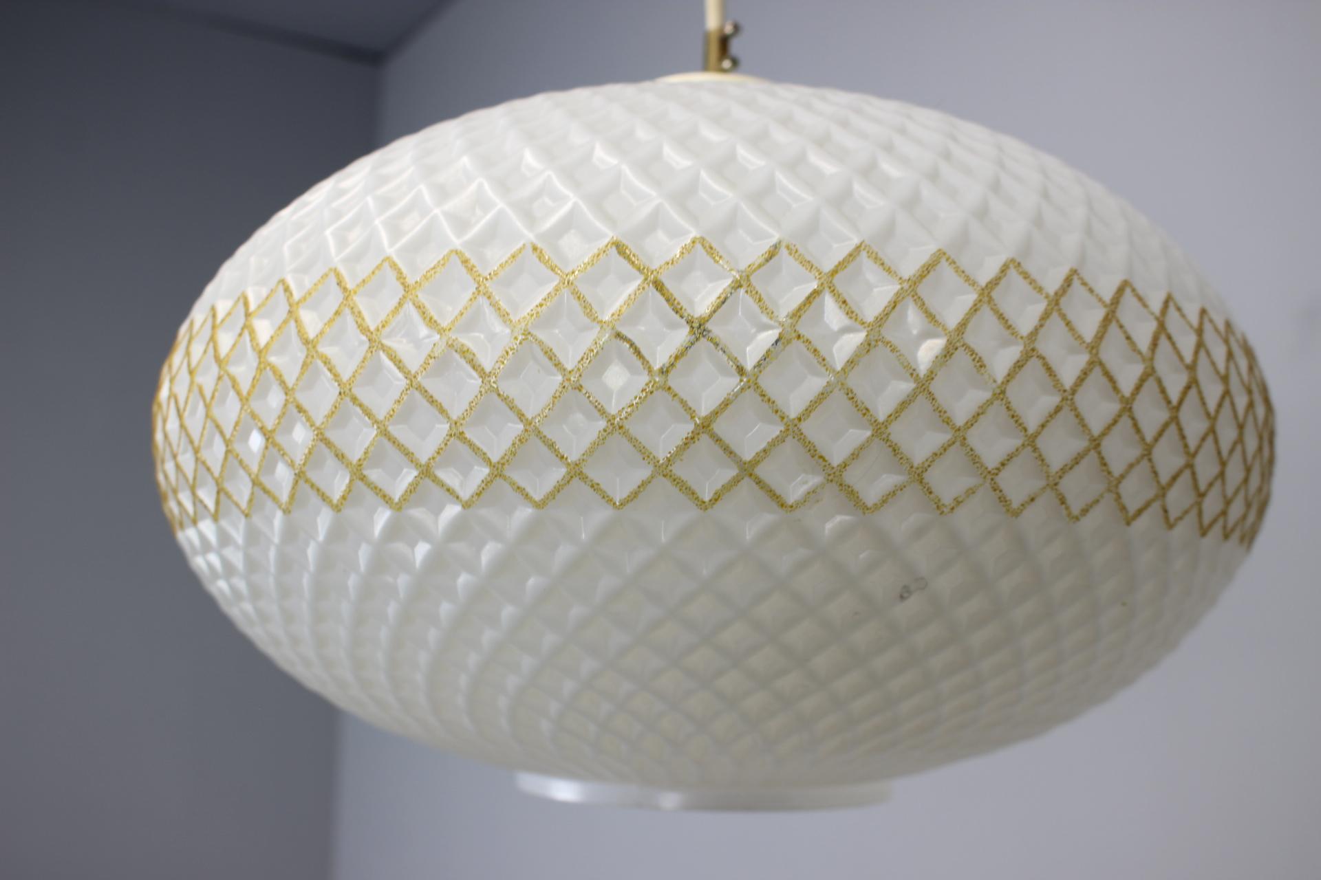 Tchèque Pendentif en verre Tchécoslovaquie, 1970 en vente