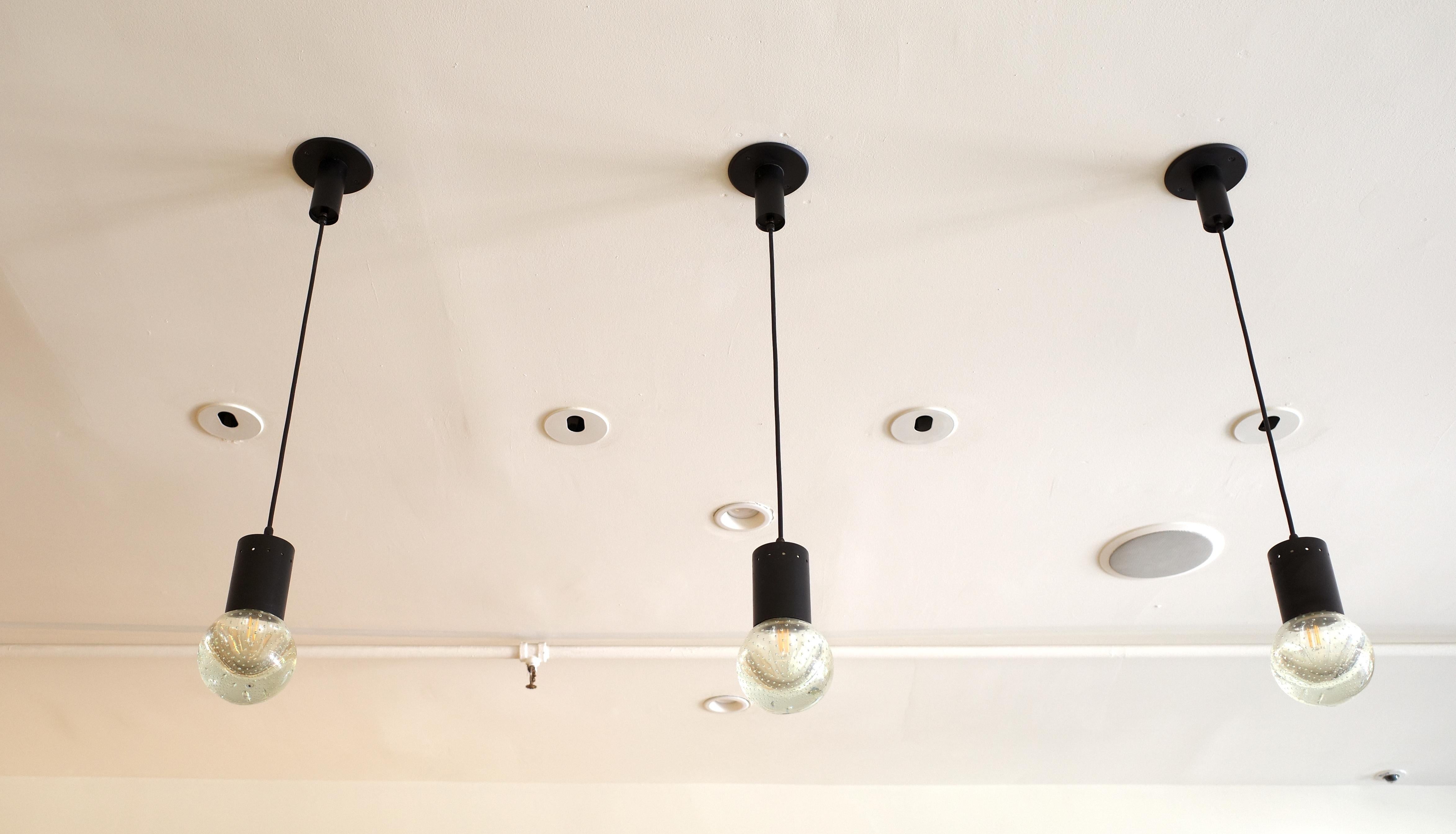 20ième siècle Lampe à suspension en verre par Gino Sarfatti pour Arteluce en vente