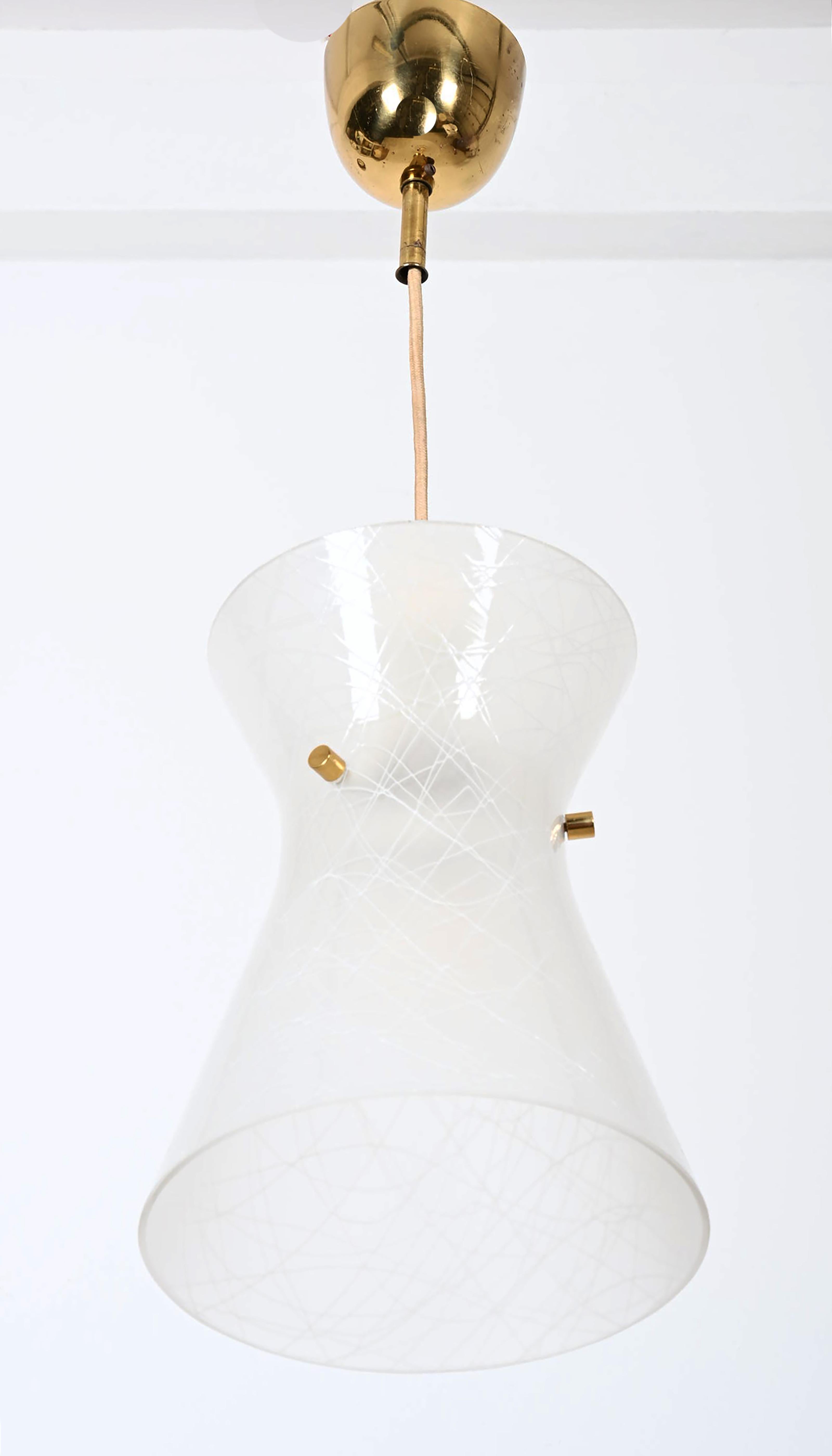Mid-Century moderno Lampada a sospensione in vetro di Rupert Nikoll in vendita